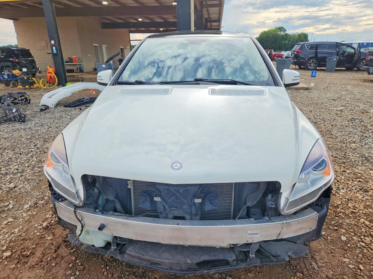 2011 Mercedes-benz R 350 4matic White vin: 4JGCB6FE9BA115914