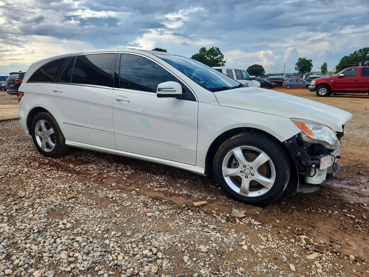 2011 Mercedes-benz R 350 4matic White vin: 4JGCB6FE9BA115914