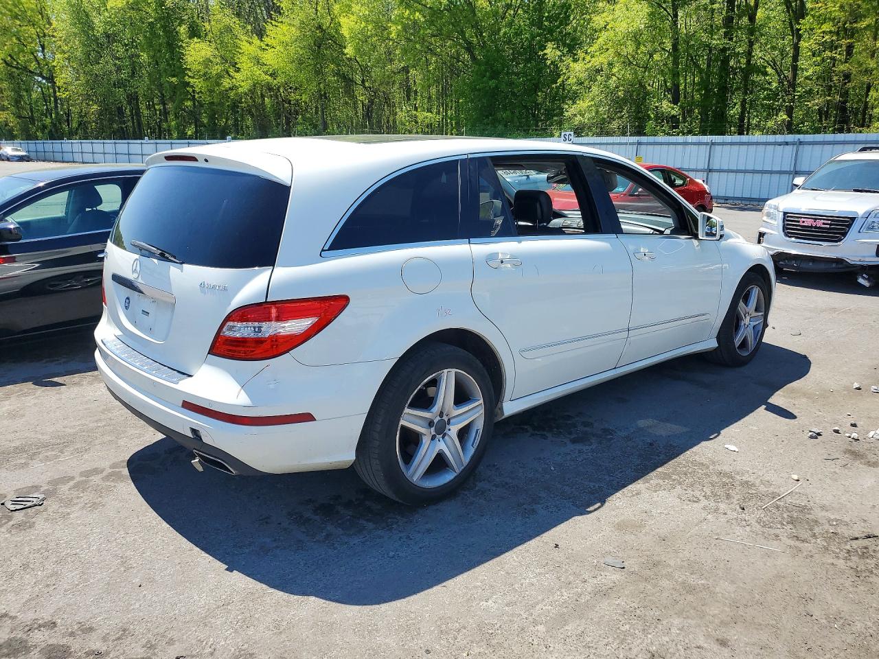 2011 Mercedes-benz R 350 4matic White vin: 4JGCB6FE9BA122829