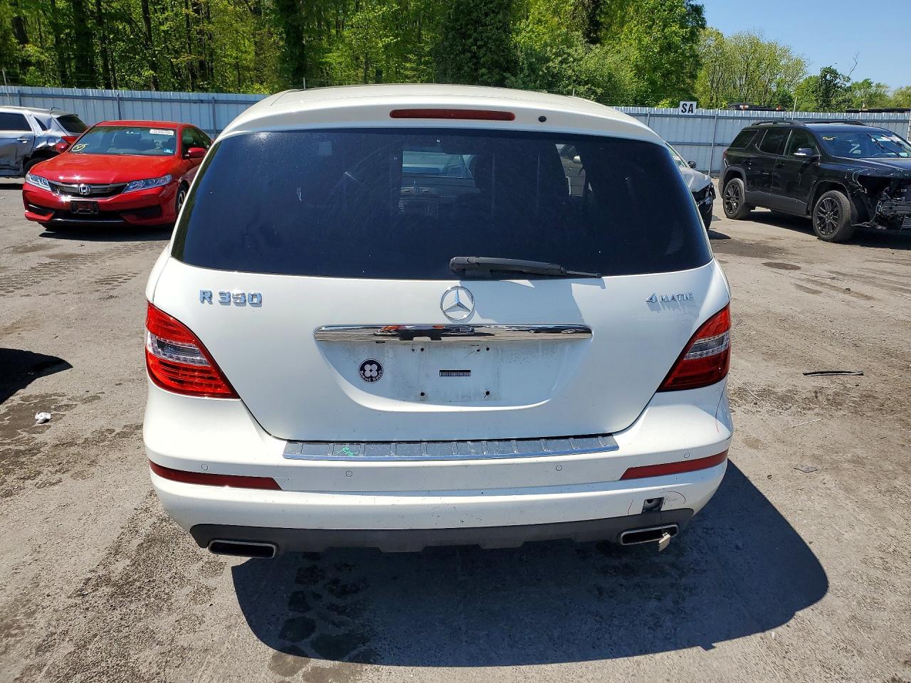 2011 Mercedes-benz R 350 4matic White vin: 4JGCB6FE9BA122829