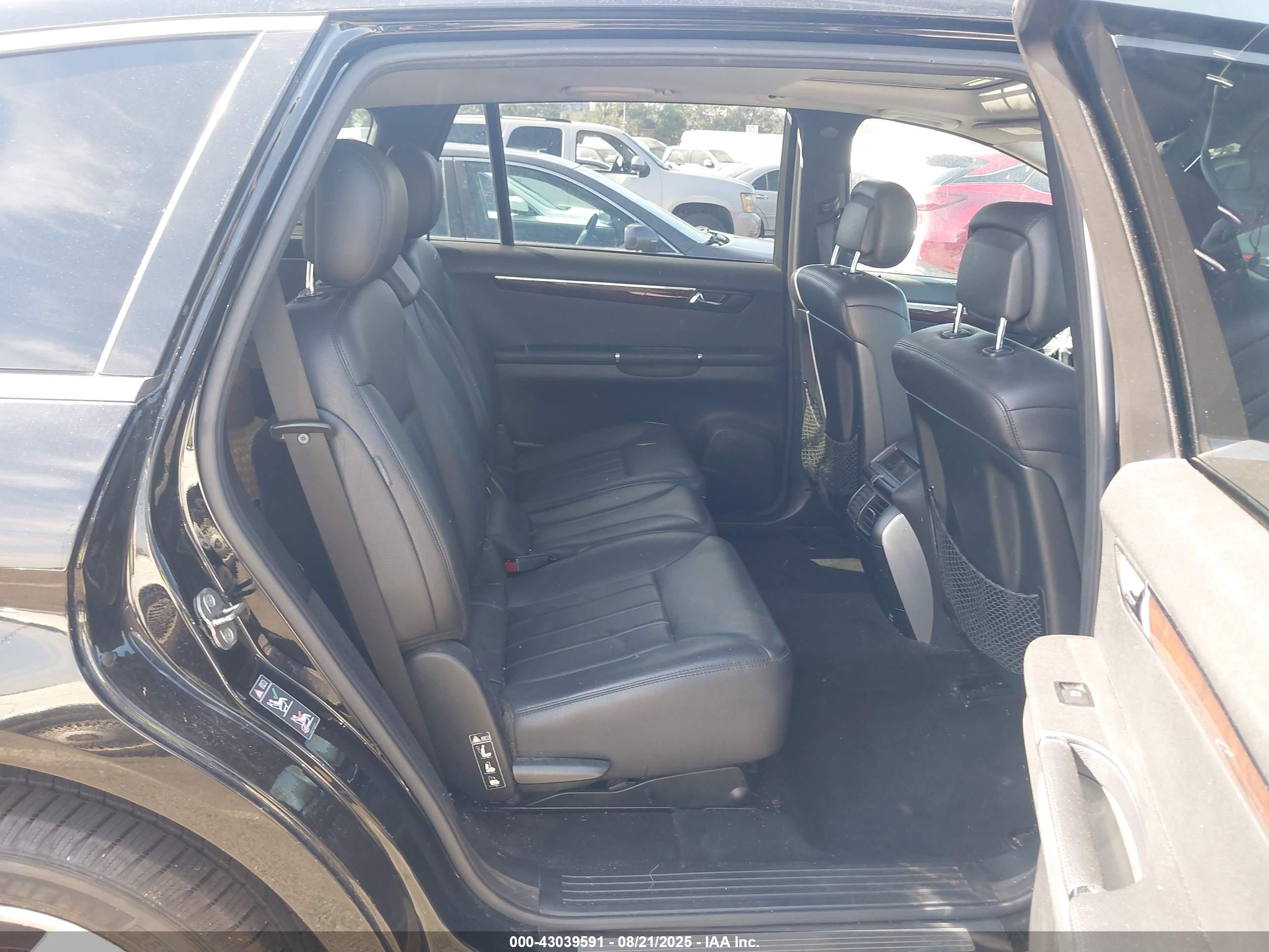 2010 Mercedes-benz R 350 4matic Black vin: 4JGCB6FEXAA111157