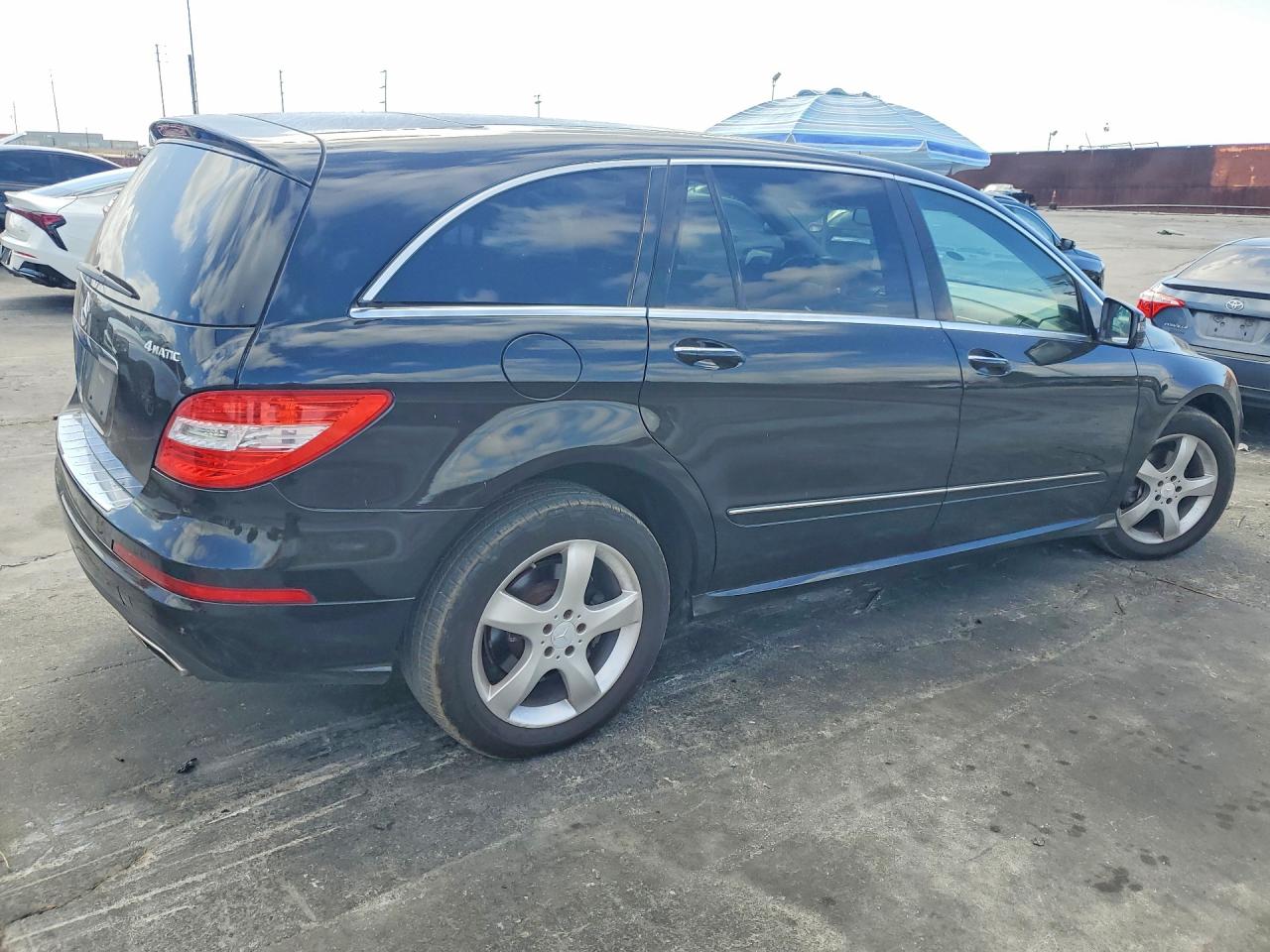 2011 Mercedes-benz R 350 4matic Black vin: 4JGCB6FEXBA113587