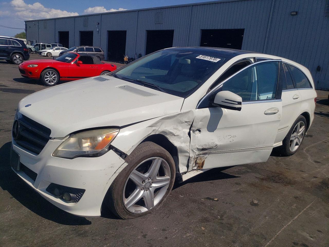 2011 Mercedes-benz R 350 4matic Белый vin: 4JGCB6FEXBA130230