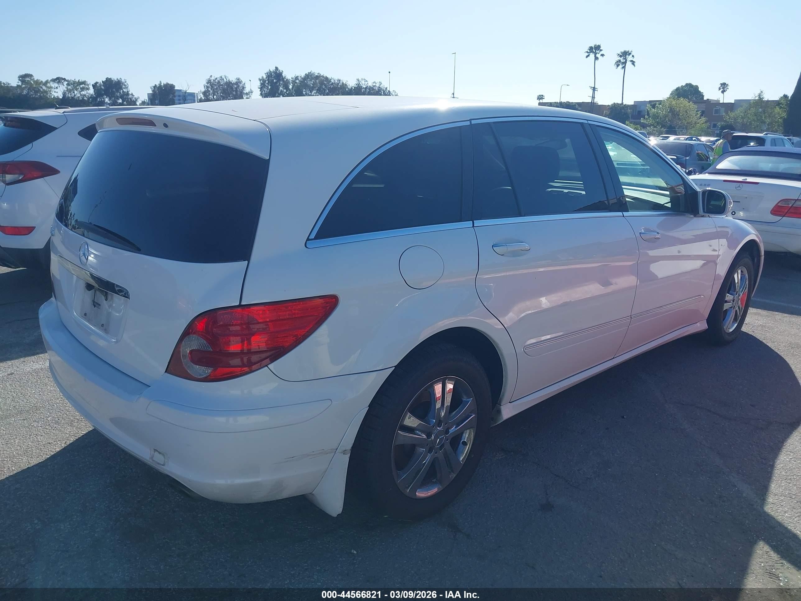 2006 Mercedes-benz R 500 4matic Белый vin: 4JGCB75E06A015911