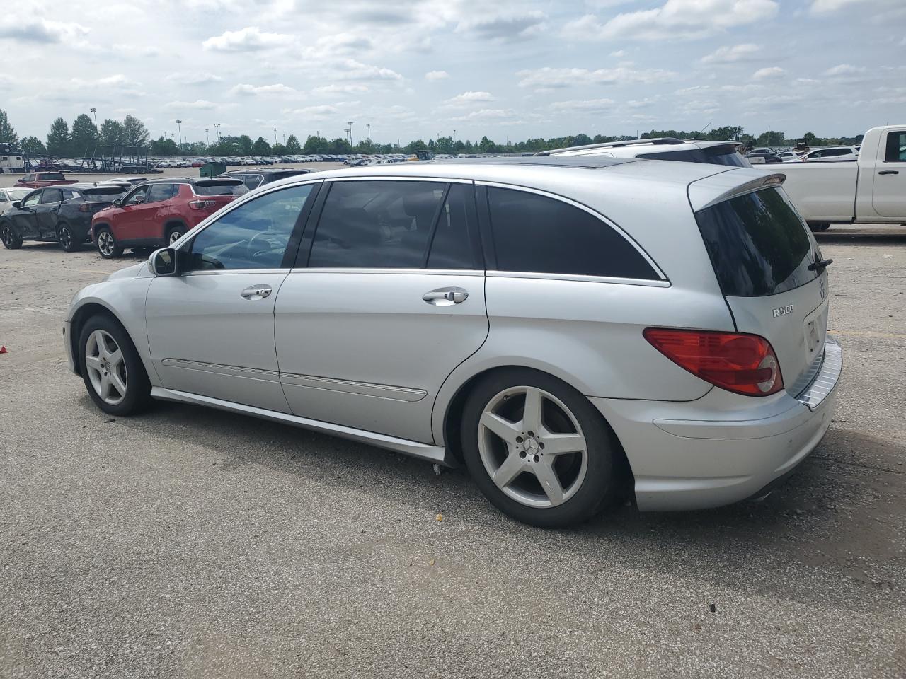 2006 Mercedes-benz R 500 Silver vin: 4JGCB75E06A025130 Damage: Left Rear Door Handle, Misaligned, Repair Required