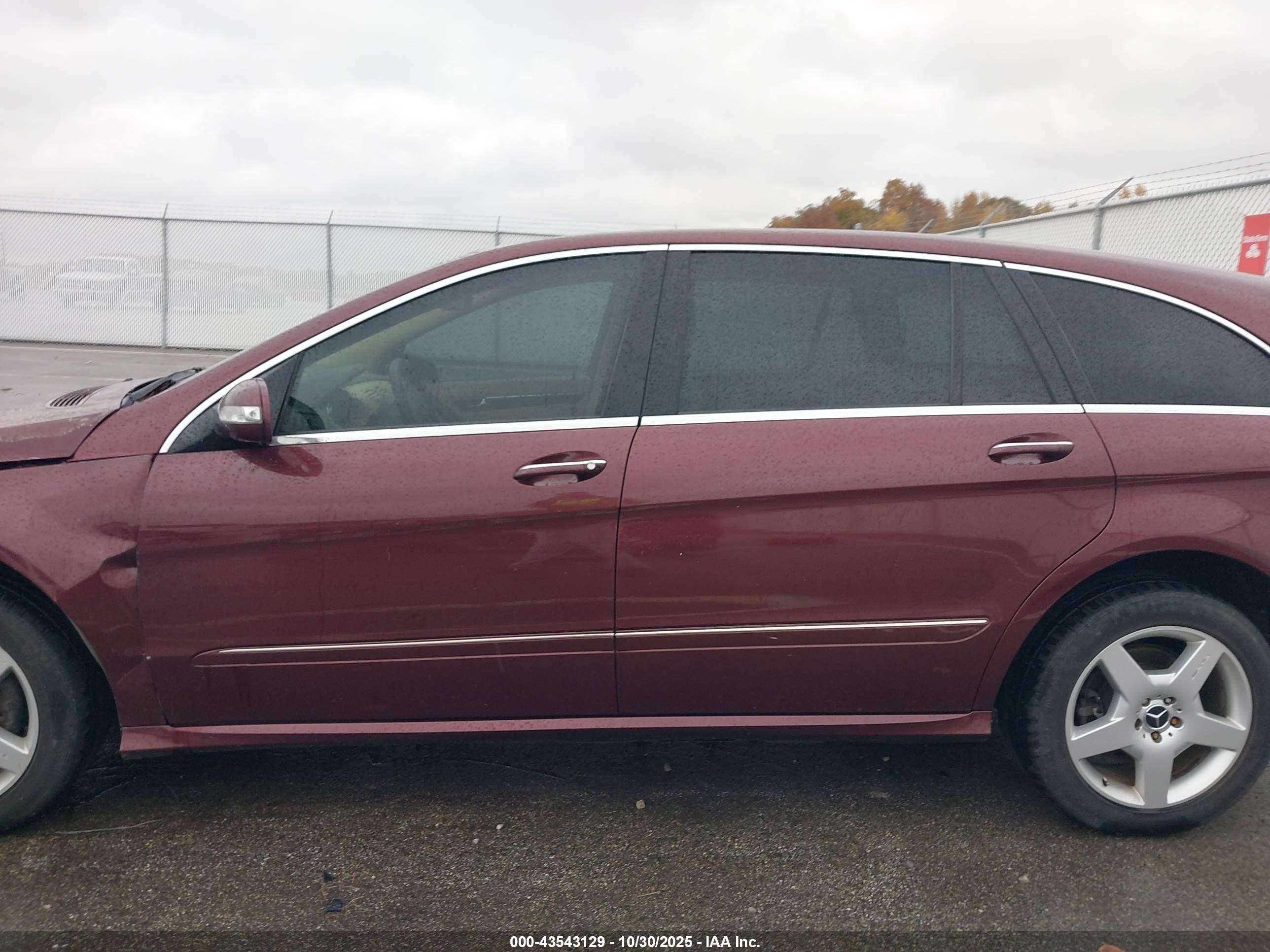 2006 Mercedes-benz R 500 4matic Maroon vin: 4JGCB75E26A018454