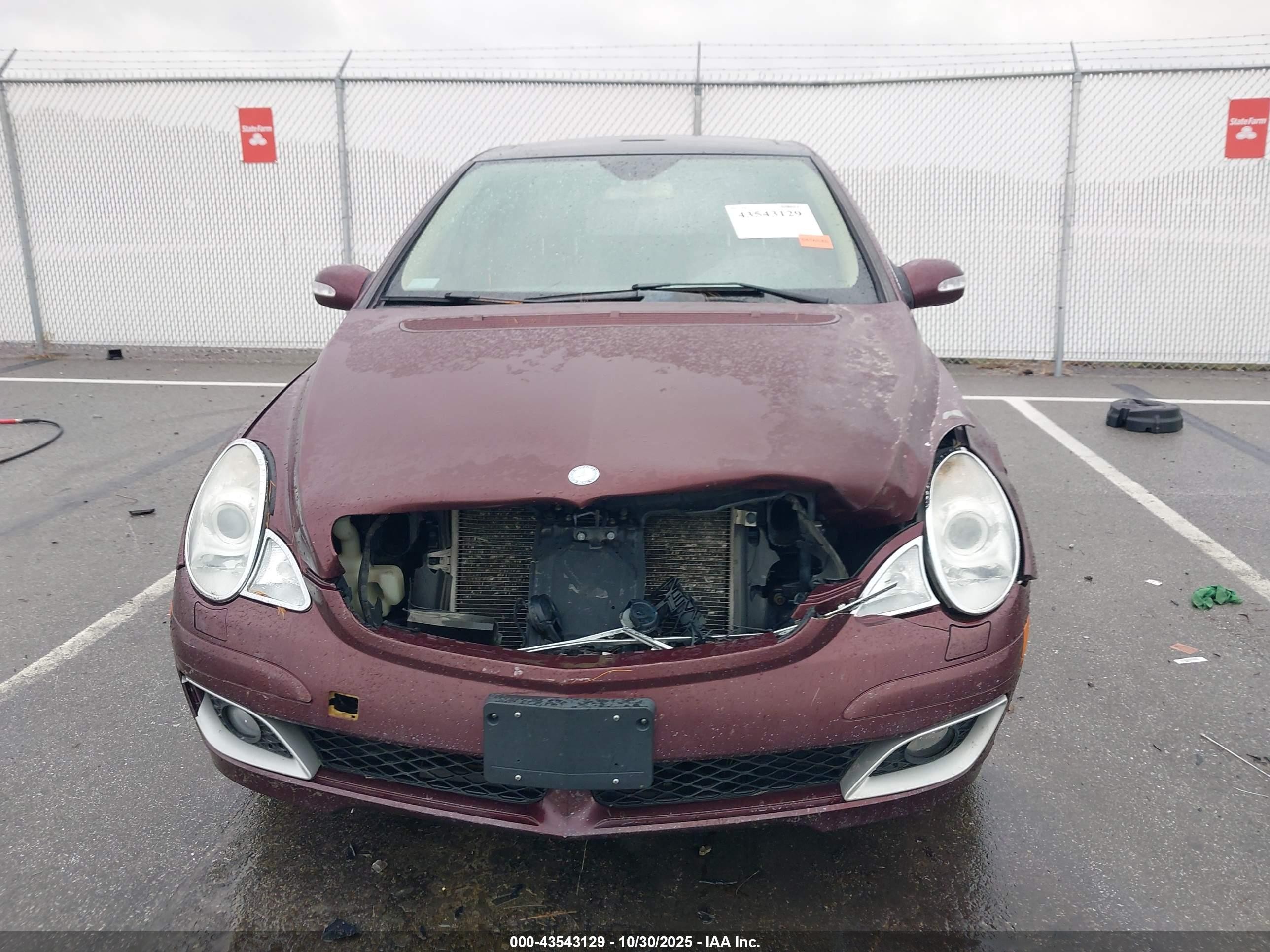 2006 Mercedes-benz R 500 4matic Maroon vin: 4JGCB75E26A018454
