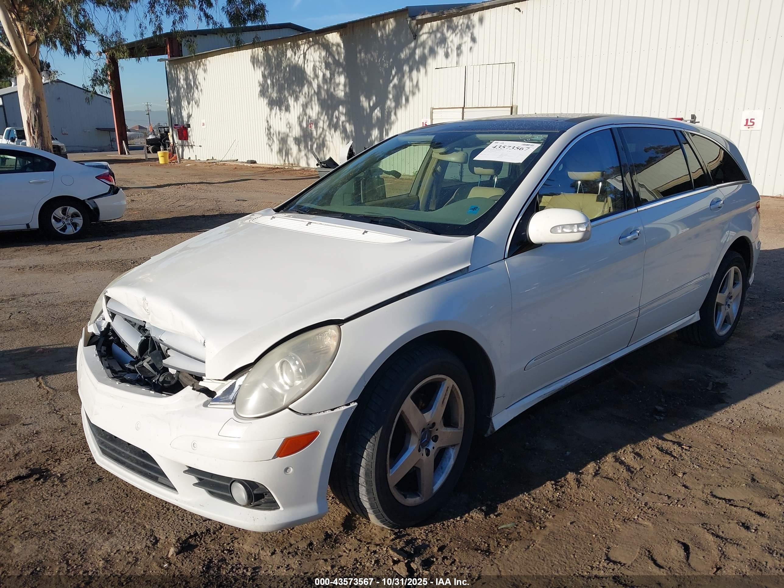 2006 Mercedes-benz R 500 4matic Белый vin: 4JGCB75E86A003845