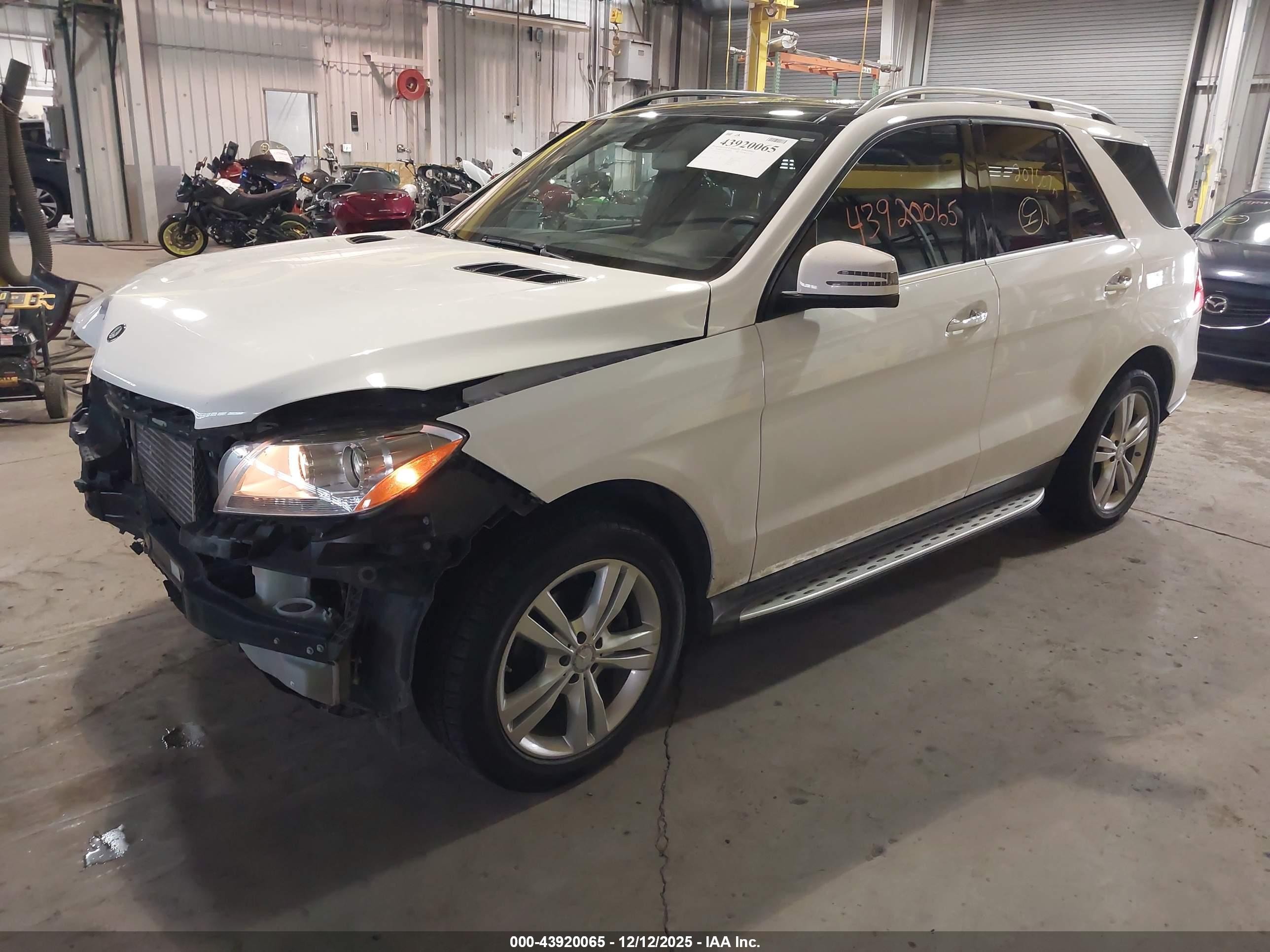 2015 Mercedes-benz Ml 250 Bluetec 4matic White vin: 4JGDA0EB0FA471735