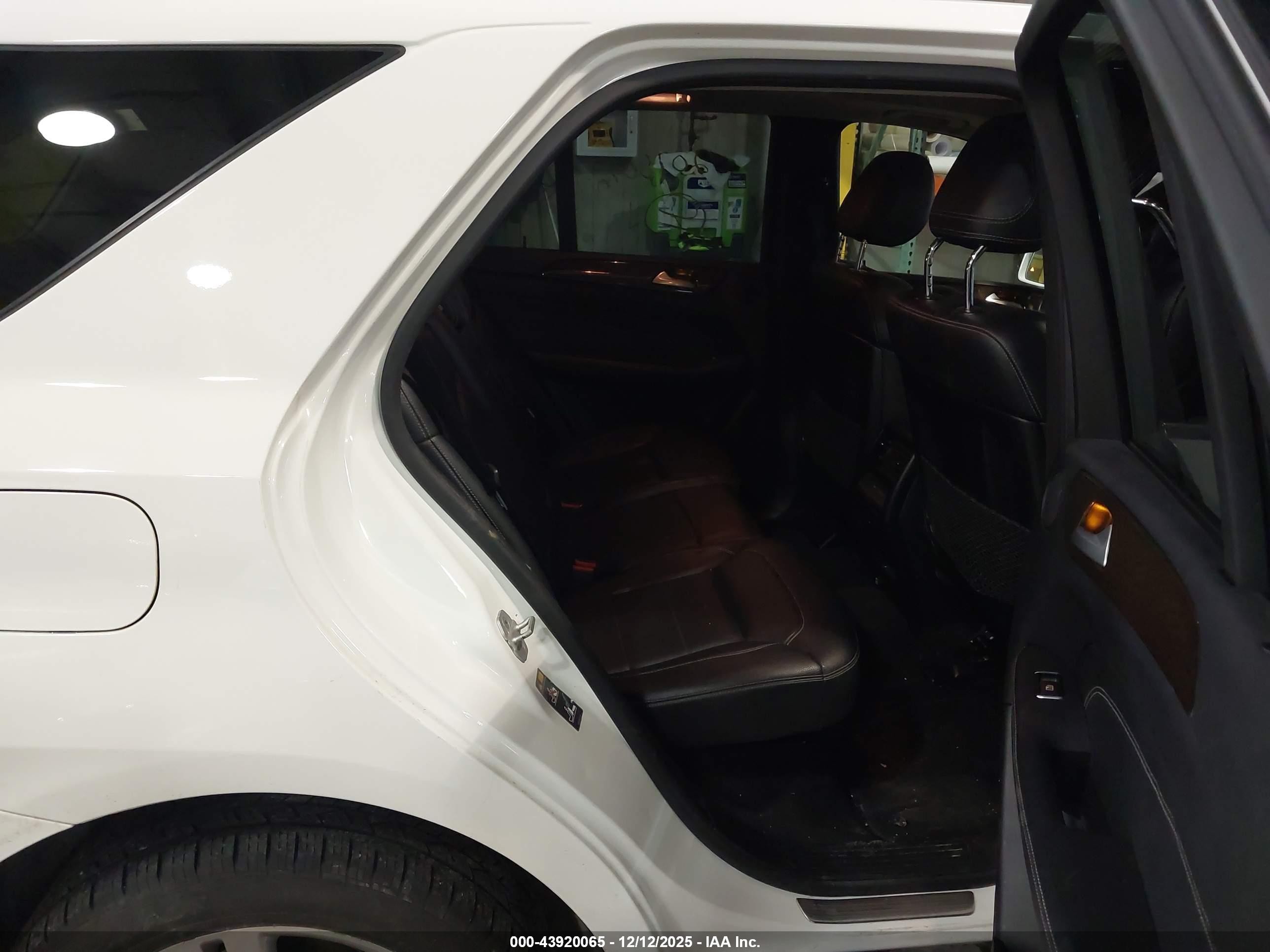 2015 Mercedes-benz Ml 250 Bluetec 4matic White vin: 4JGDA0EB0FA471735