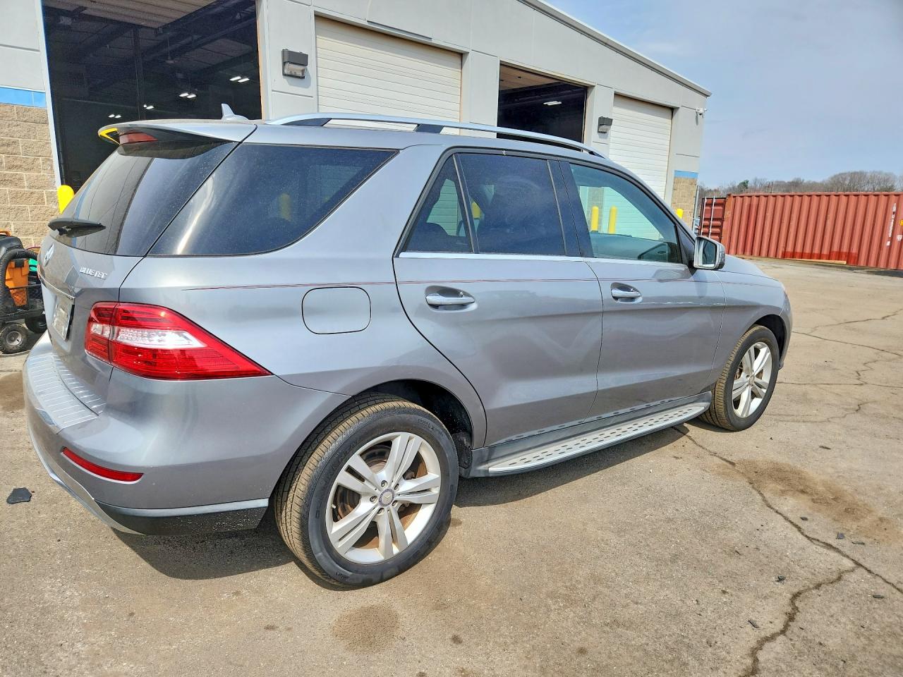 2015 Mercedes-benz Ml 250 Bluetec Серебряный vin: 4JGDA0EB0FA518018