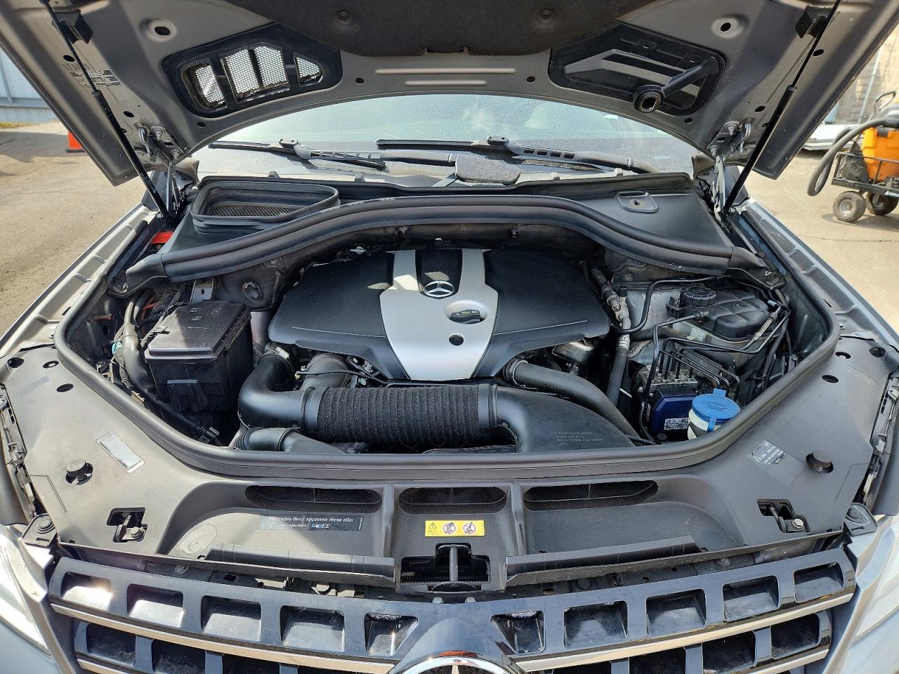 2015 Mercedes-benz Ml 250 Bluetec Серебряный vin: 4JGDA0EB0FA518018