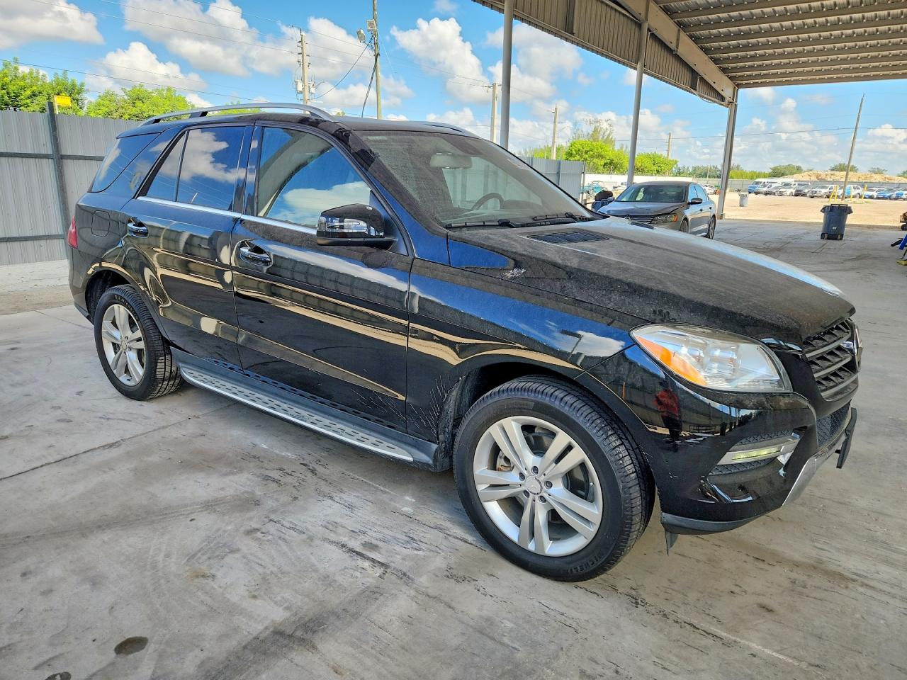2015 Mercedes-benz Ml 250 Bluetec Черный vin: 4JGDA0EB4FA555394