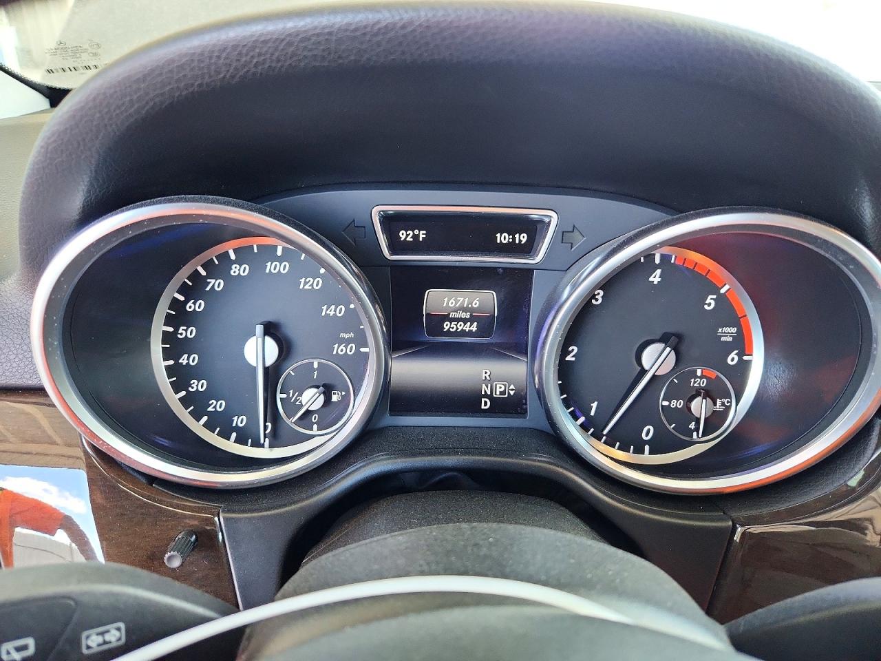 2015 Mercedes-benz Ml 250 Bluetec Черный vin: 4JGDA0EB4FA555394