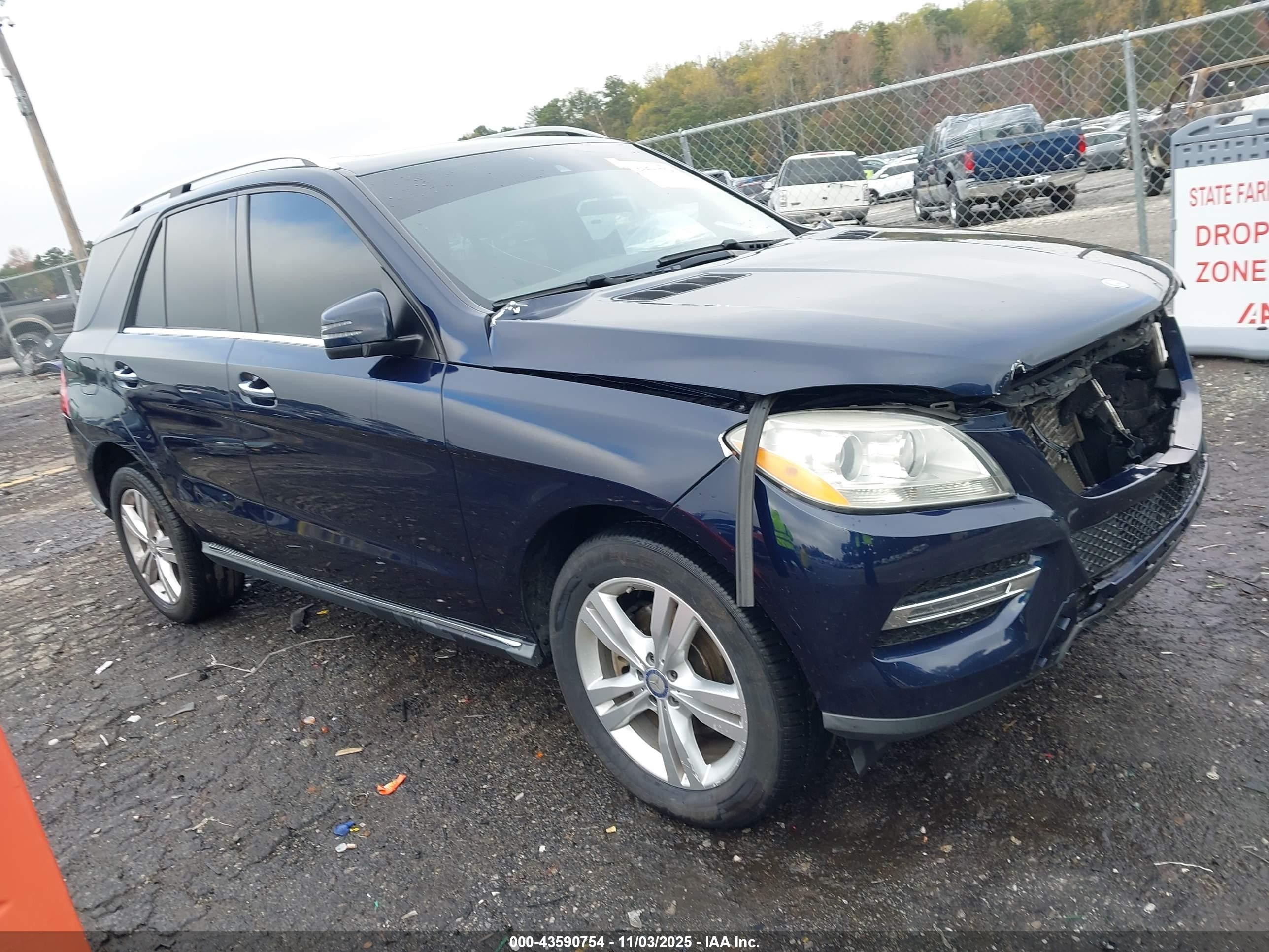 2015 Mercedes-benz Ml 250 Bluetec 4matic Dark Blue vin: 4JGDA0EB5FA472458