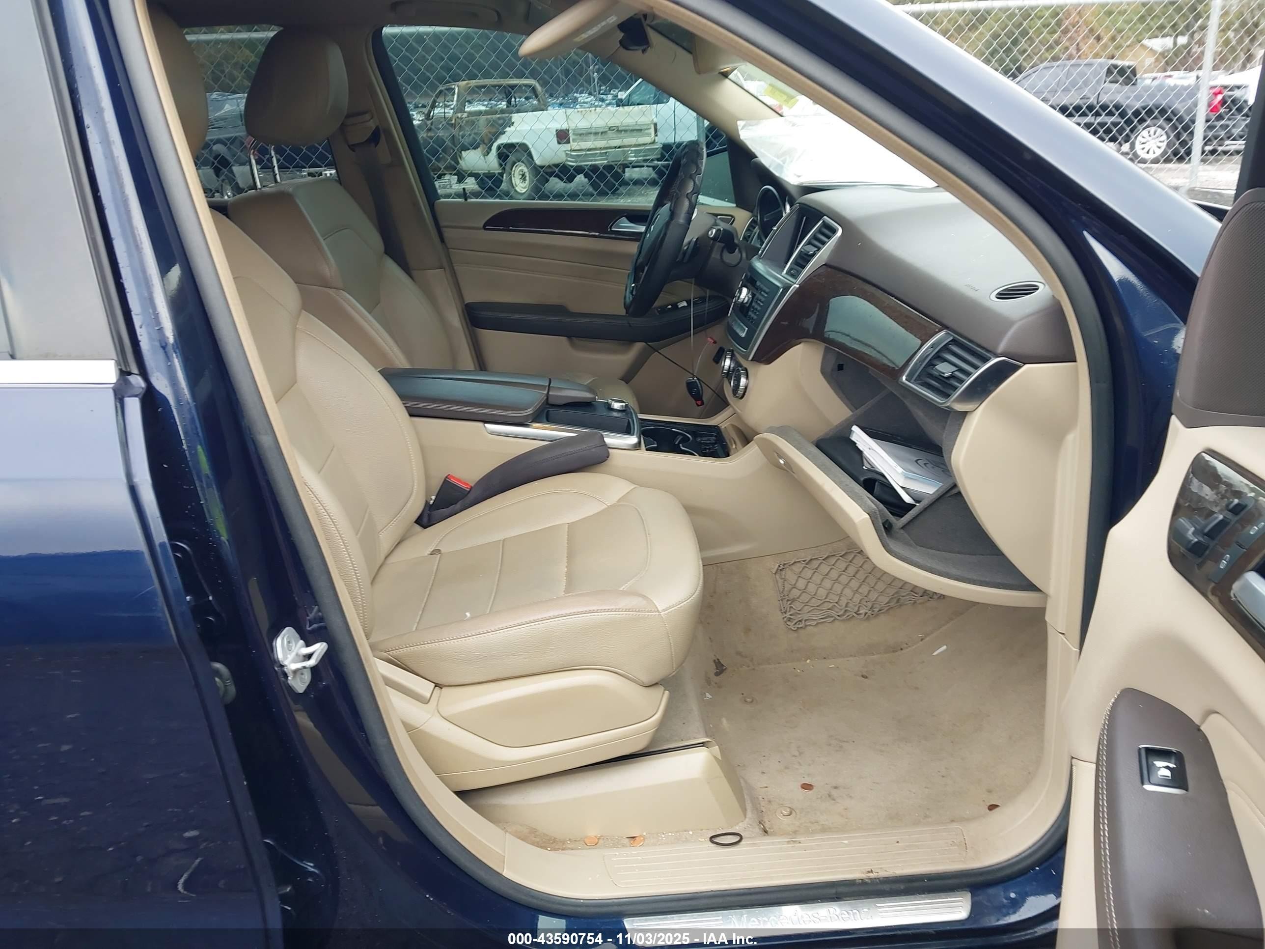 2015 Mercedes-benz Ml 250 Bluetec 4matic Dark Blue vin: 4JGDA0EB5FA472458