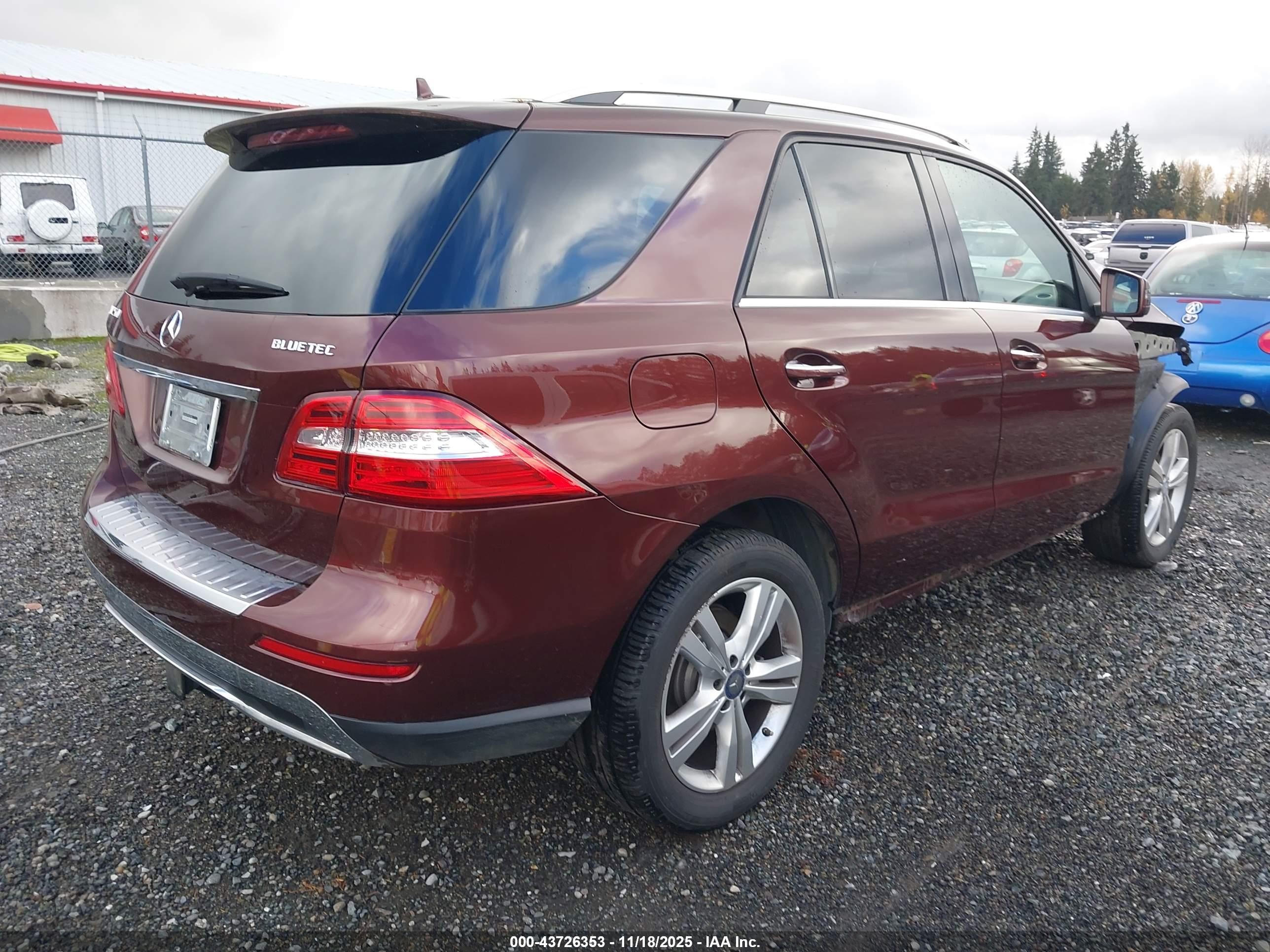 2015 Mercedes-benz Ml 250 Bluetec 4matic Red vin: 4JGDA0EB7FA472588