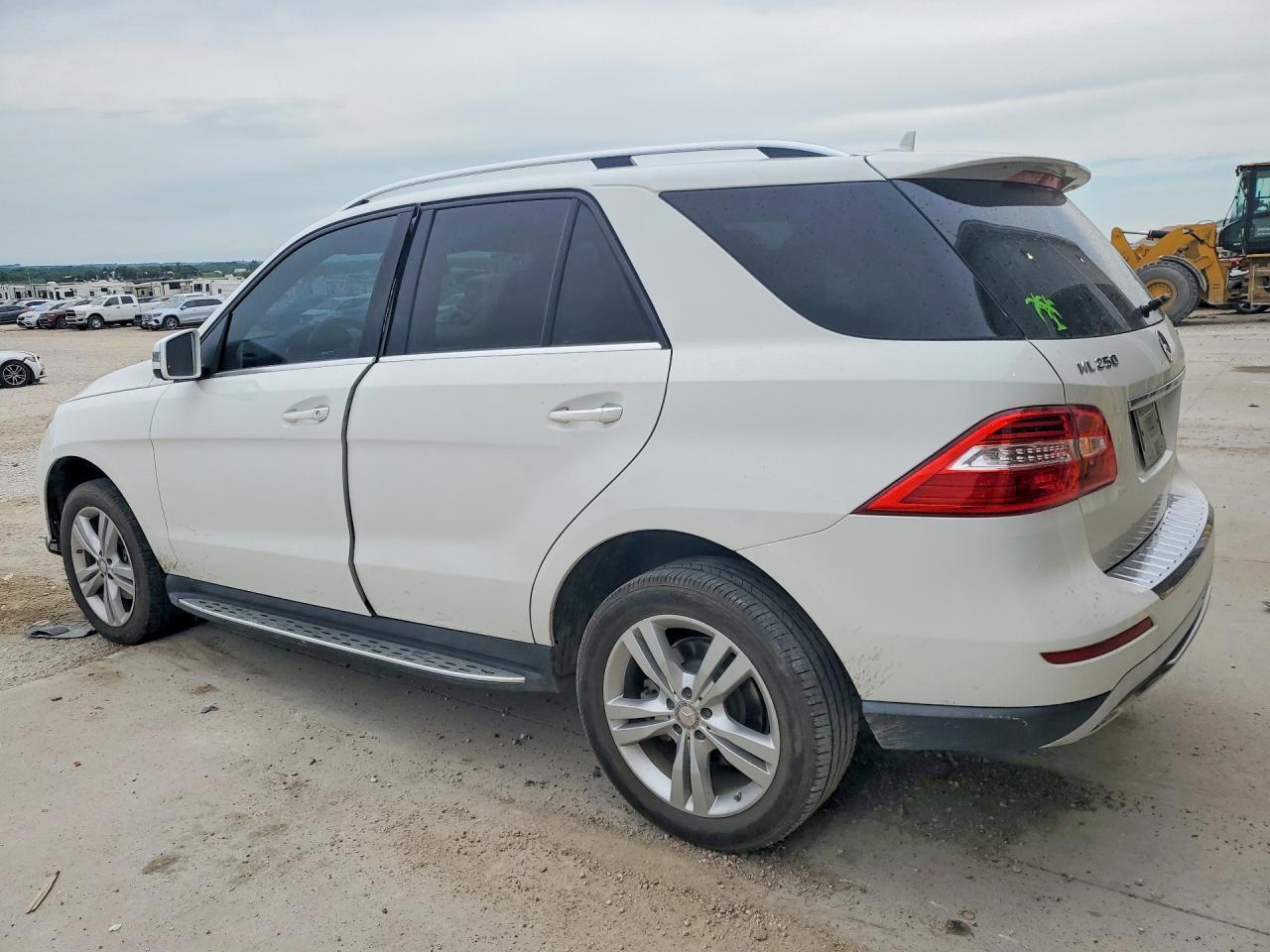 2015 Mercedes-benz Ml 250 Bluetec Кремовый vin: 4JGDA0EB7FA511888