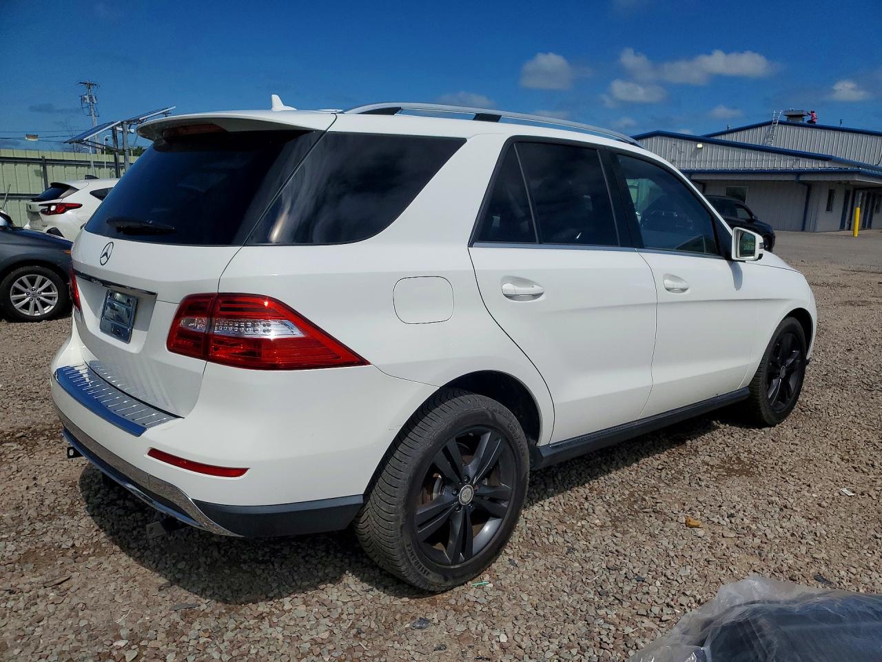 2015 Mercedes-benz Ml 250 Bluetec White vin: 4JGDA0EB8FA565698