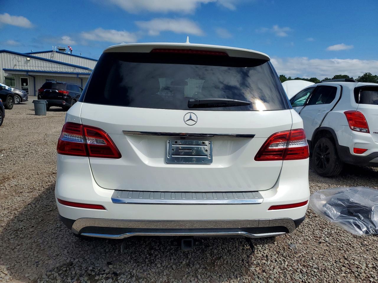 2015 Mercedes-benz Ml 250 Bluetec White vin: 4JGDA0EB8FA565698