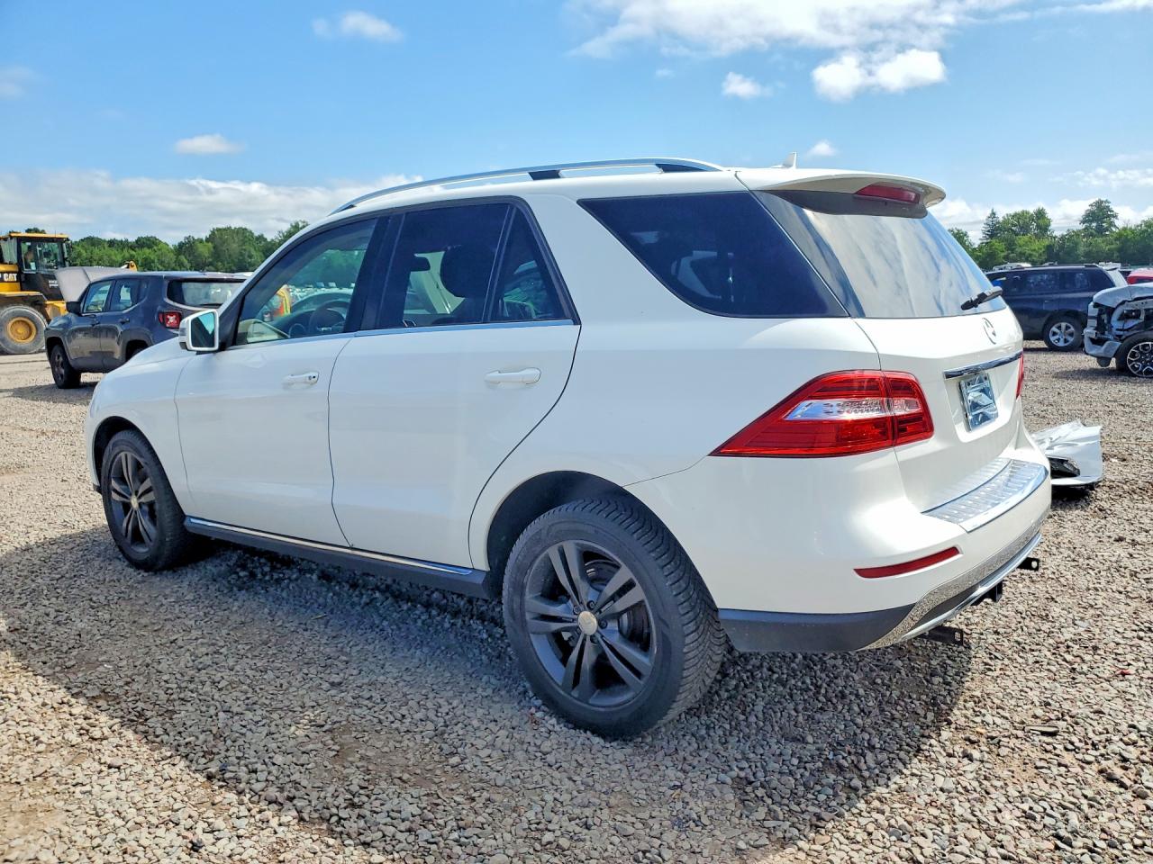 2015 Mercedes-benz Ml 250 Bluetec White vin: 4JGDA0EB8FA565698