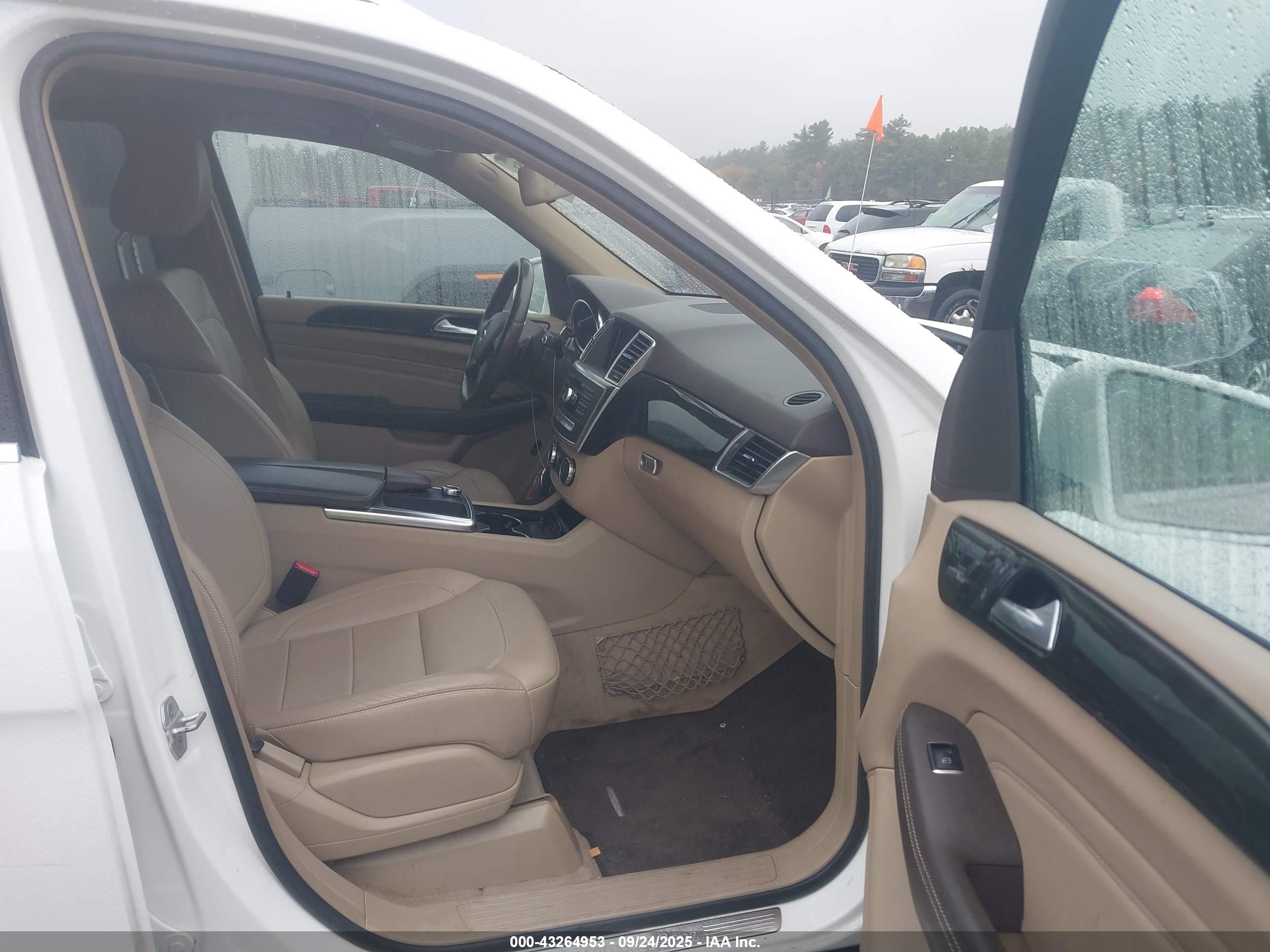 2015 Mercedes-benz Ml 250 Bluetec 4matic White vin: 4JGDA0EB8FA584154