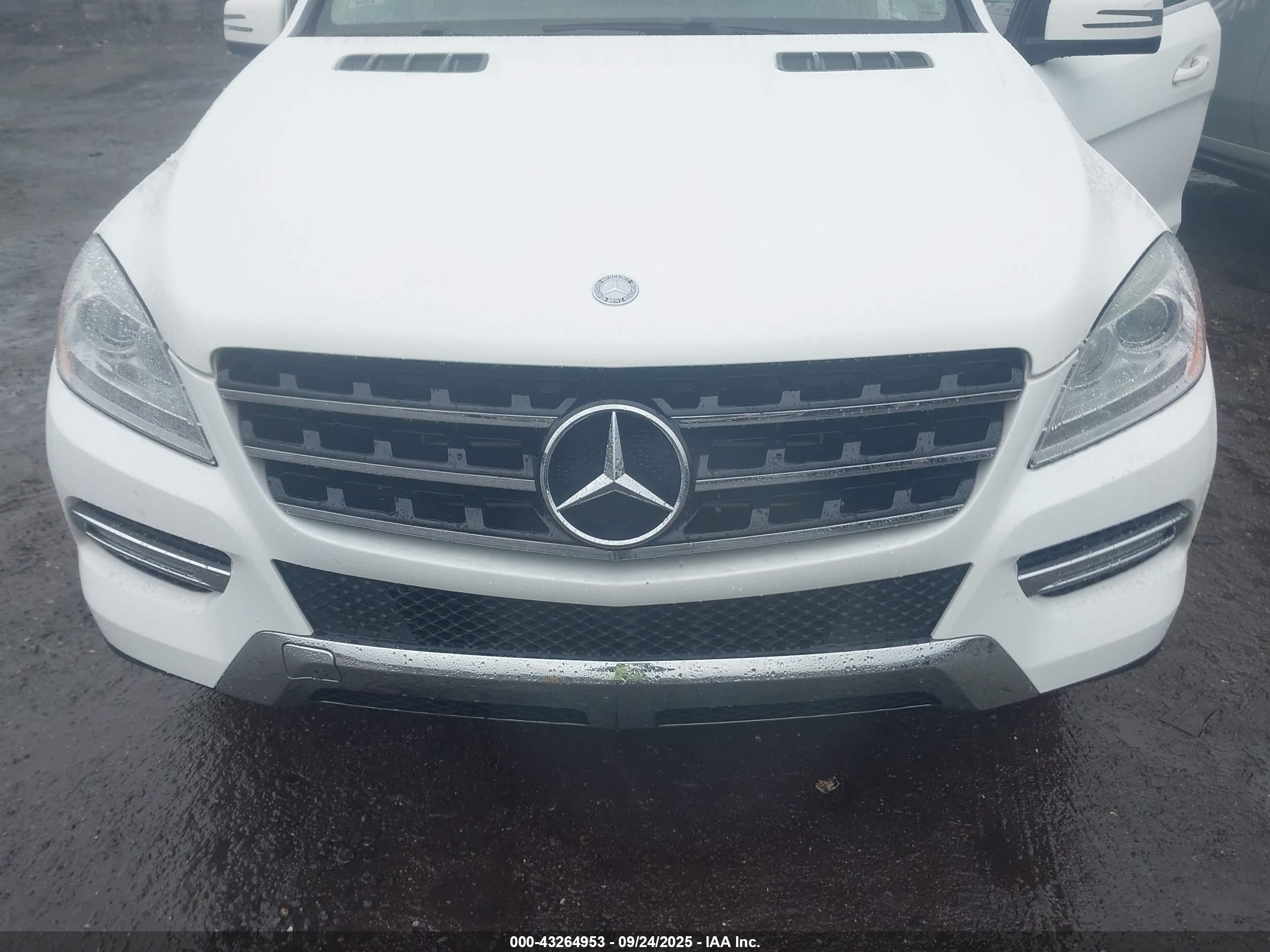 2015 Mercedes-benz Ml 250 Bluetec 4matic White vin: 4JGDA0EB8FA584154