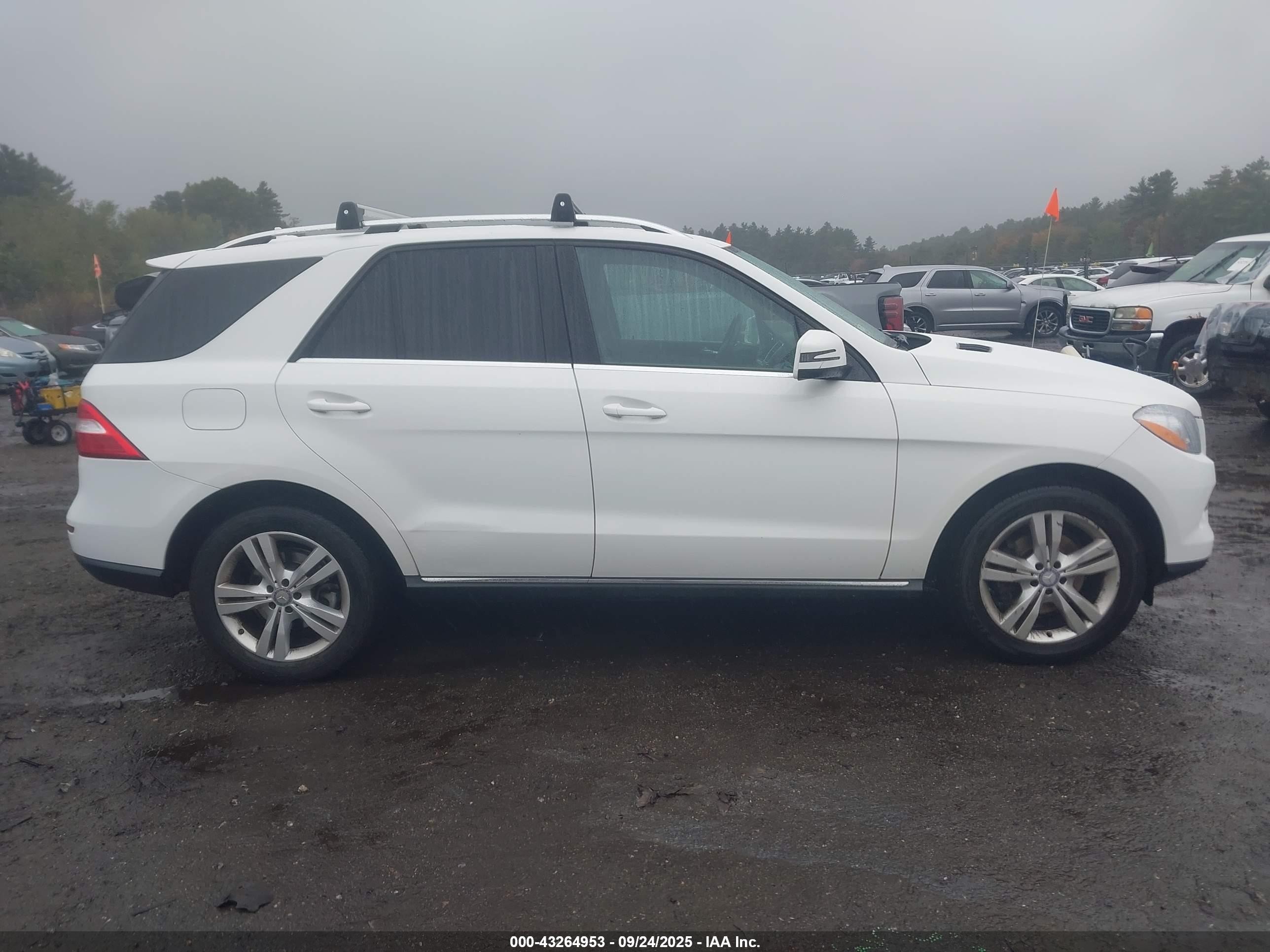 2015 Mercedes-benz Ml 250 Bluetec 4matic White vin: 4JGDA0EB8FA584154