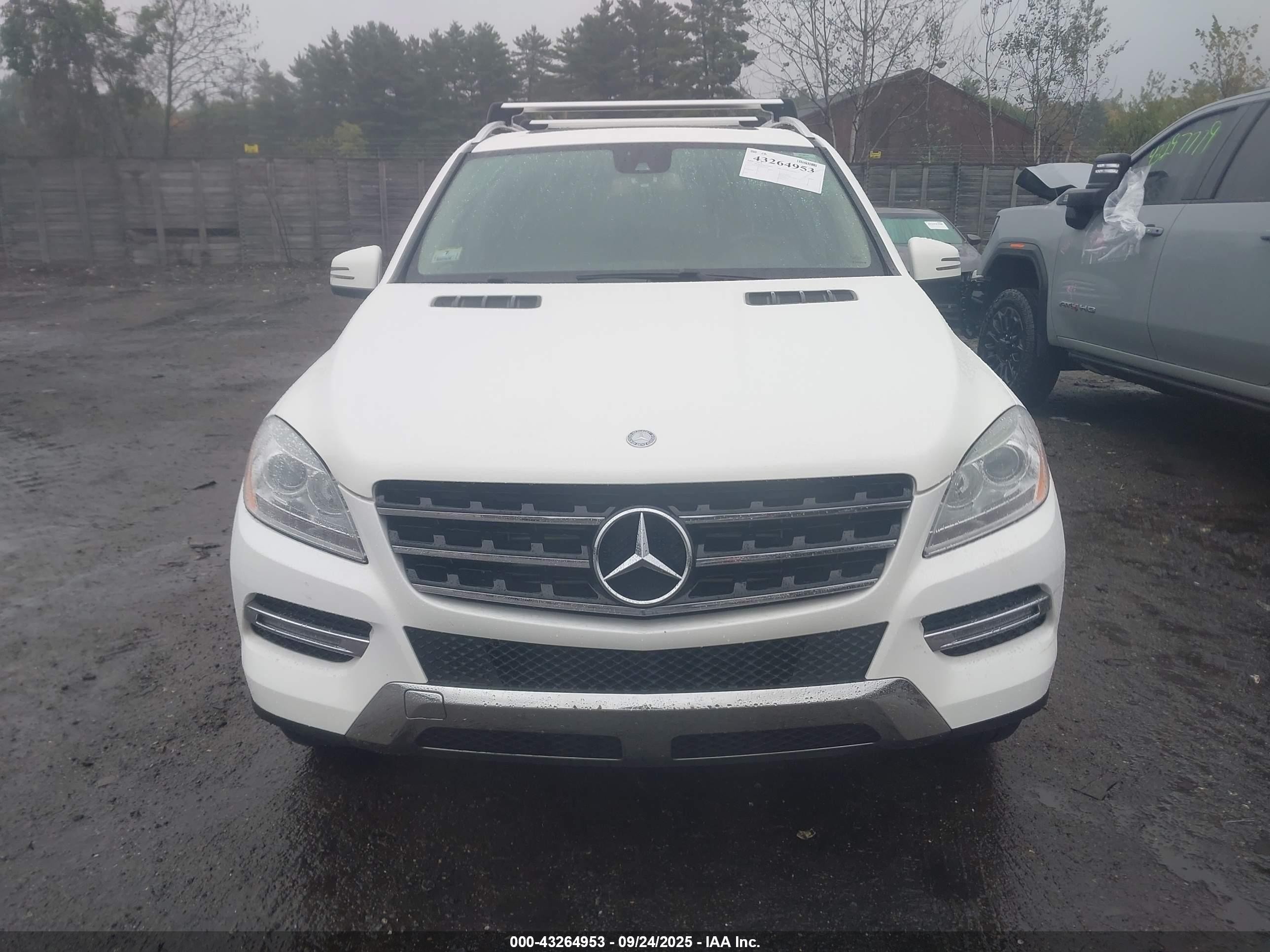 2015 Mercedes-benz Ml 250 Bluetec 4matic White vin: 4JGDA0EB8FA584154