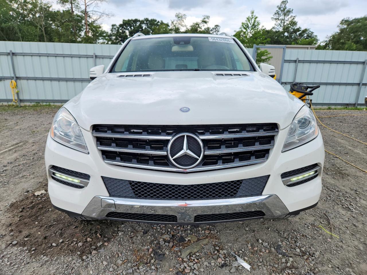 2015 Mercedes-benz Ml White vin: 4JGDA0EB9FA558677