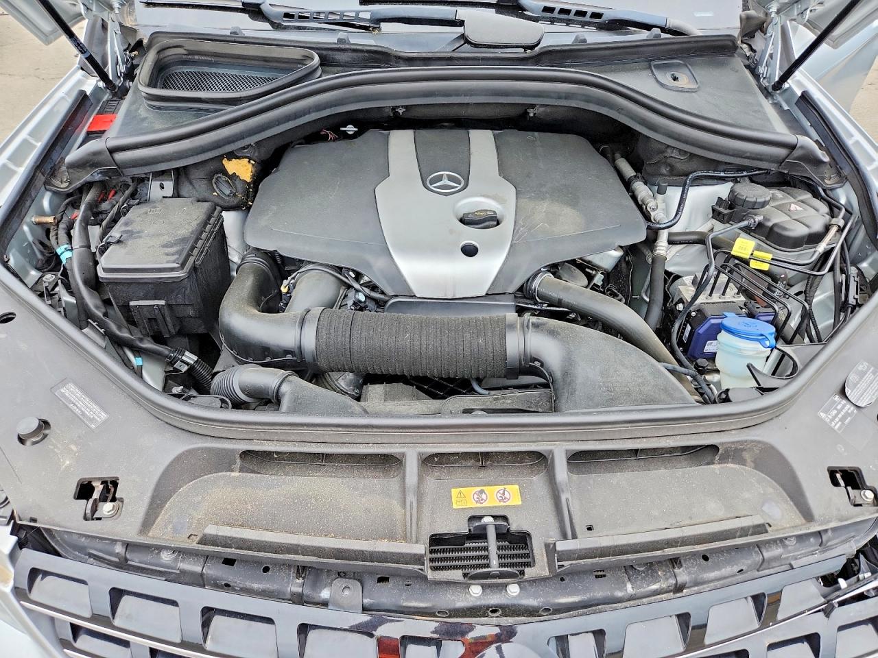 2015 Mercedes-benz Ml 250 Bluetec Серебряный vin: 4JGDA0EBXFA464937