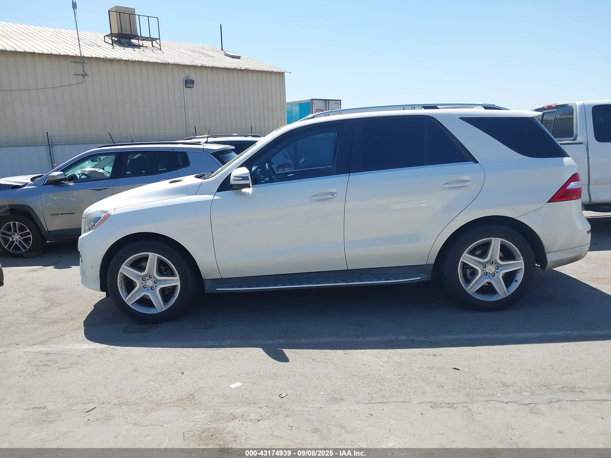 2015 Mercedes-benz Ml 250 Bluetec 4matic White vin: 4JGDA0EBXFA479857