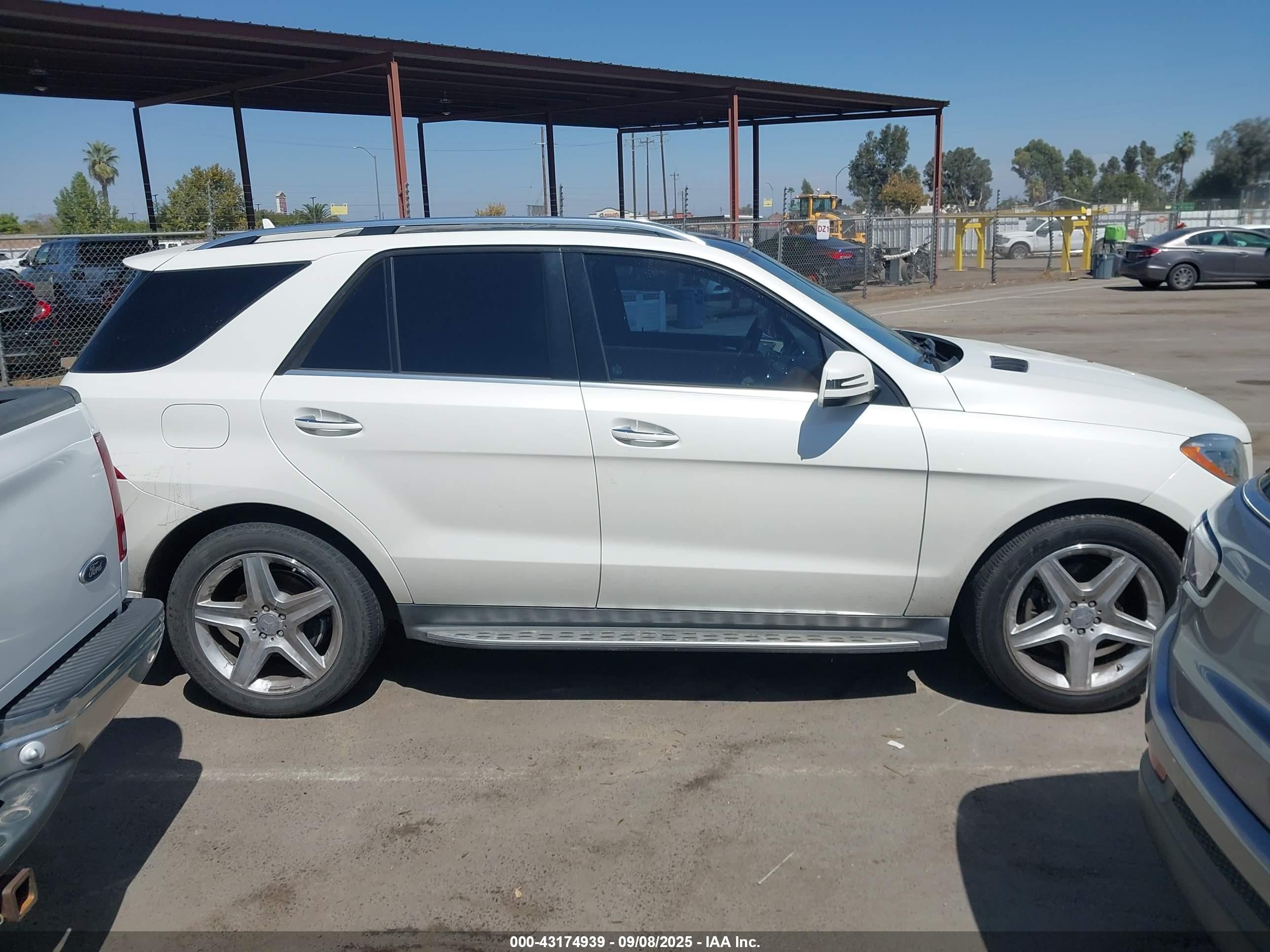 2015 Mercedes-benz Ml 250 Bluetec 4matic White vin: 4JGDA0EBXFA479857