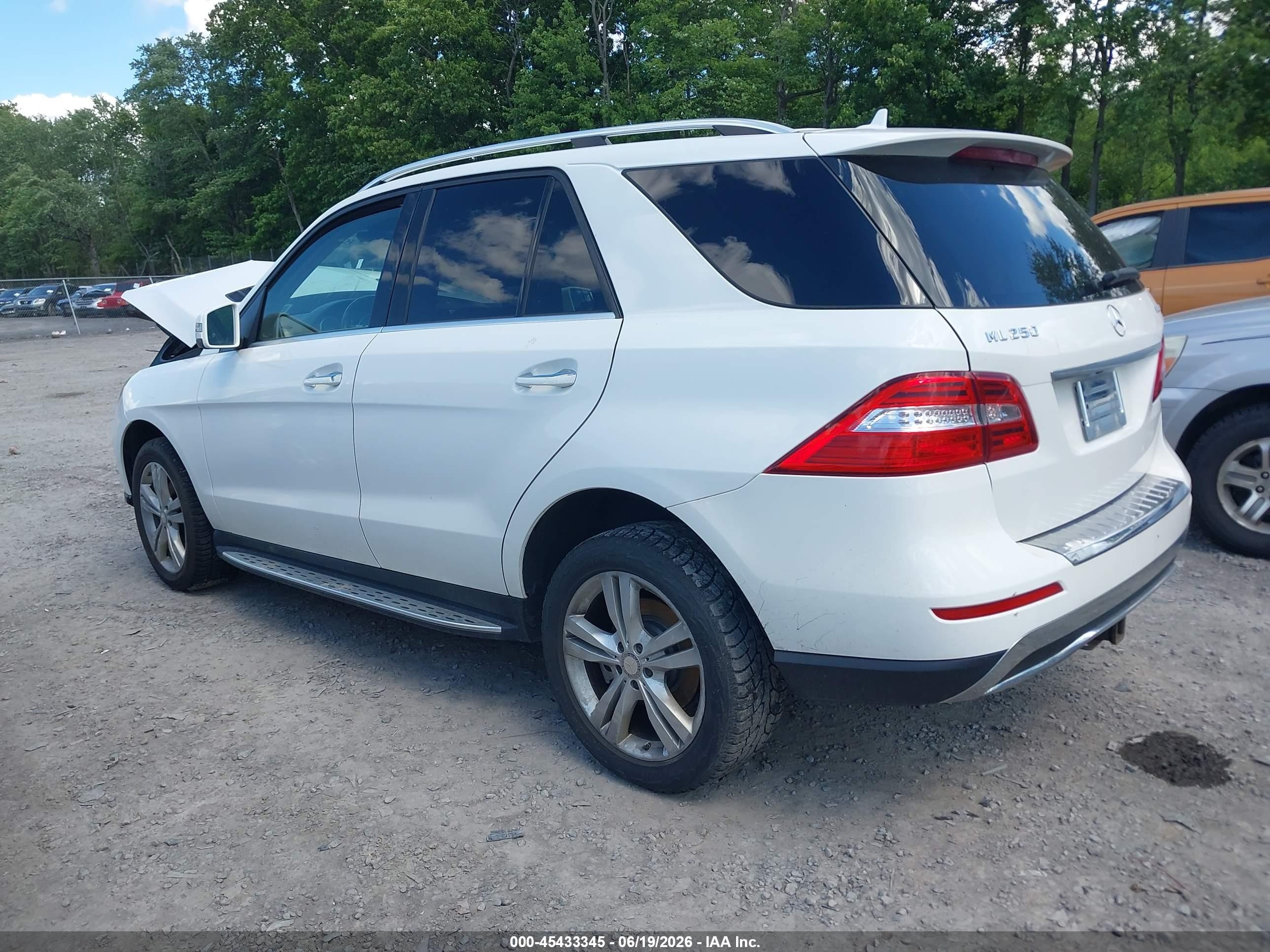 2015 Mercedes-benz Ml 250 Bluetec 4matic White vin: 4JGDA0EBXFA533531