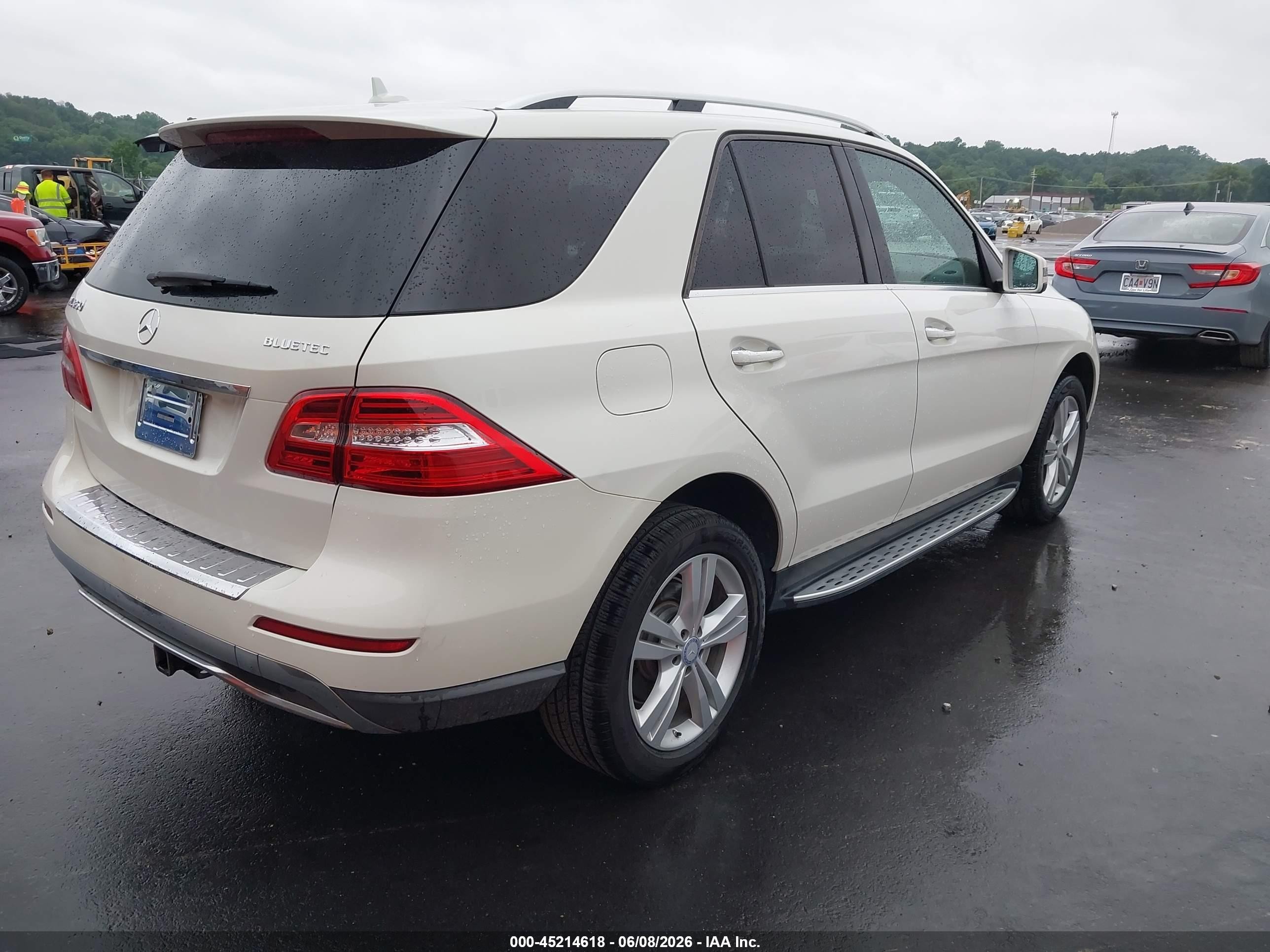 2013 Mercedes-benz Ml 350 Bluetec 4matic White vin: 4JGDA2EB2DA240828