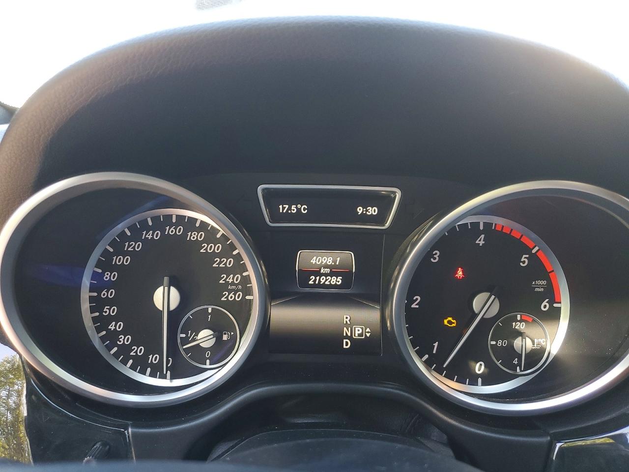 2015 Mercedes-benz Ml 350 Bluetec Белый vin: 4JGDA2EB3FA610221