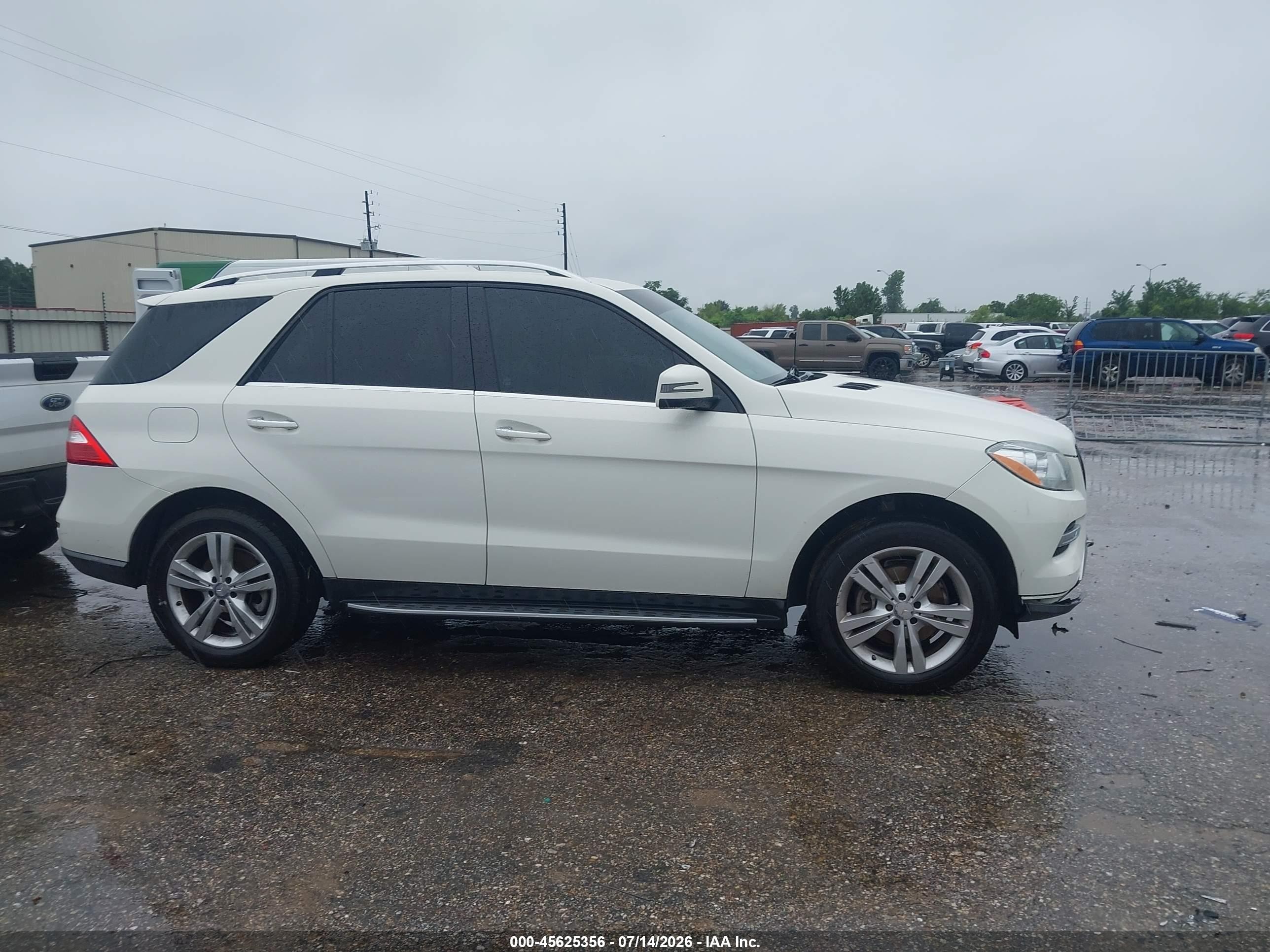 2013 Mercedes-benz Ml 350 Bluetec 4matic Champagne vin: 4JGDA2EB7DA182313