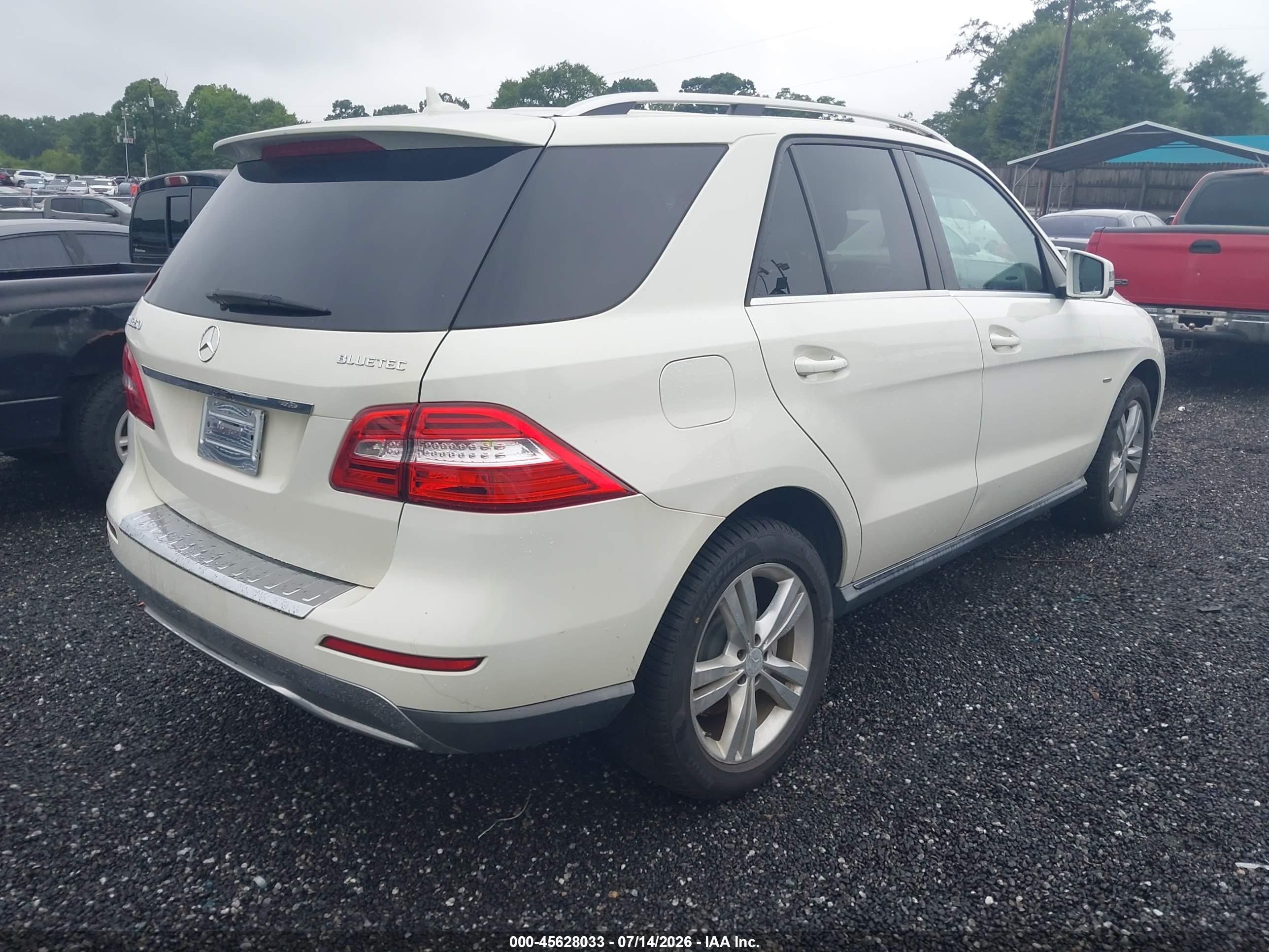 2012 Mercedes-benz Ml 350 Bluetec 4matic White vin: 4JGDA2EB8CA095292