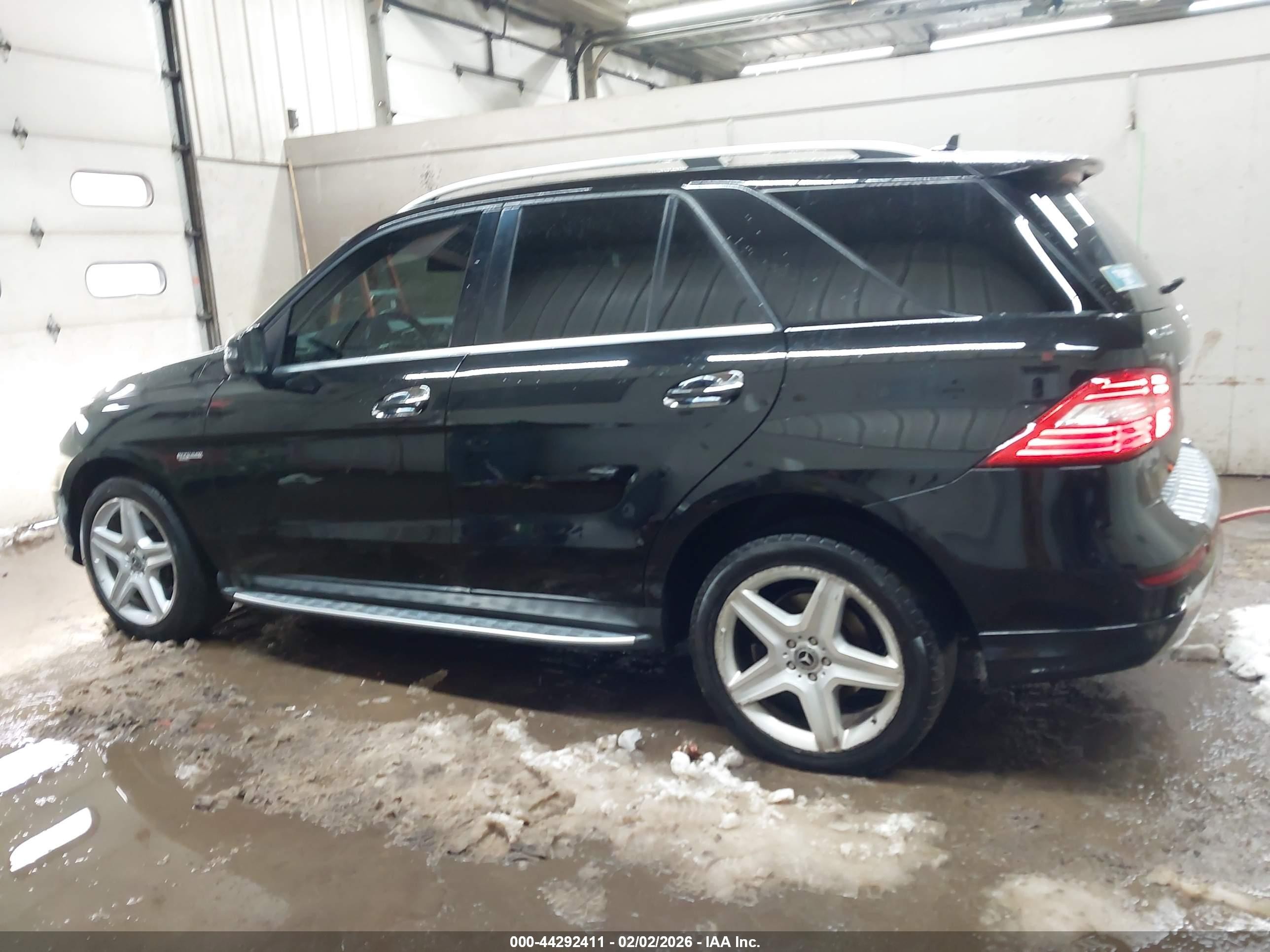 2015 Mercedes-benz Ml 400 4matic Black vin: 4JGDA5GB0FA516618