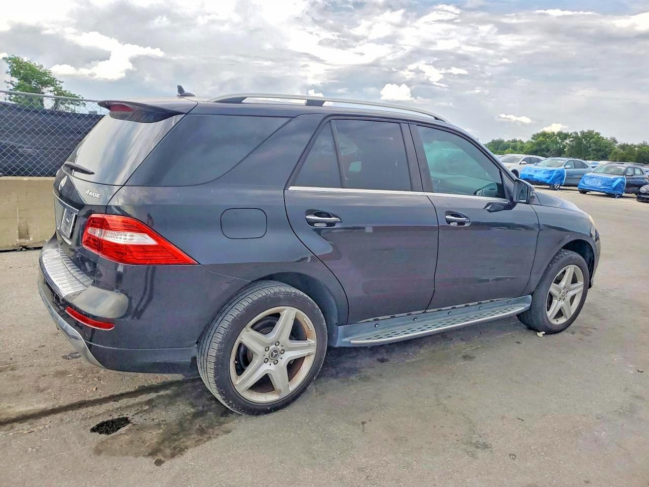 2015 Mercedes-benz Ml 400 4matic Черный vin: 4JGDA5GB1FA482687