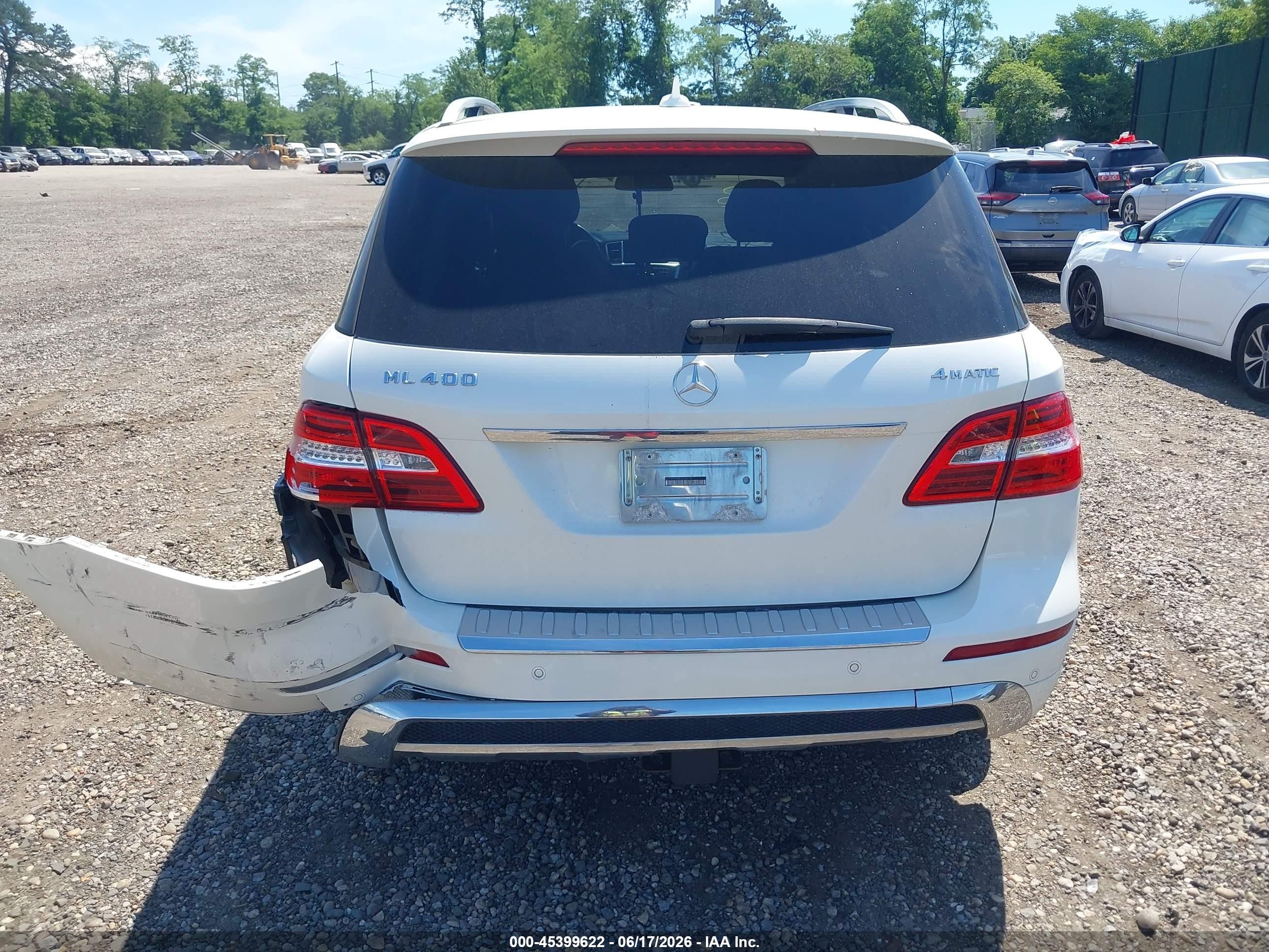 2015 Mercedes-benz Ml 400 4matic White vin: 4JGDA5GB4FA554658