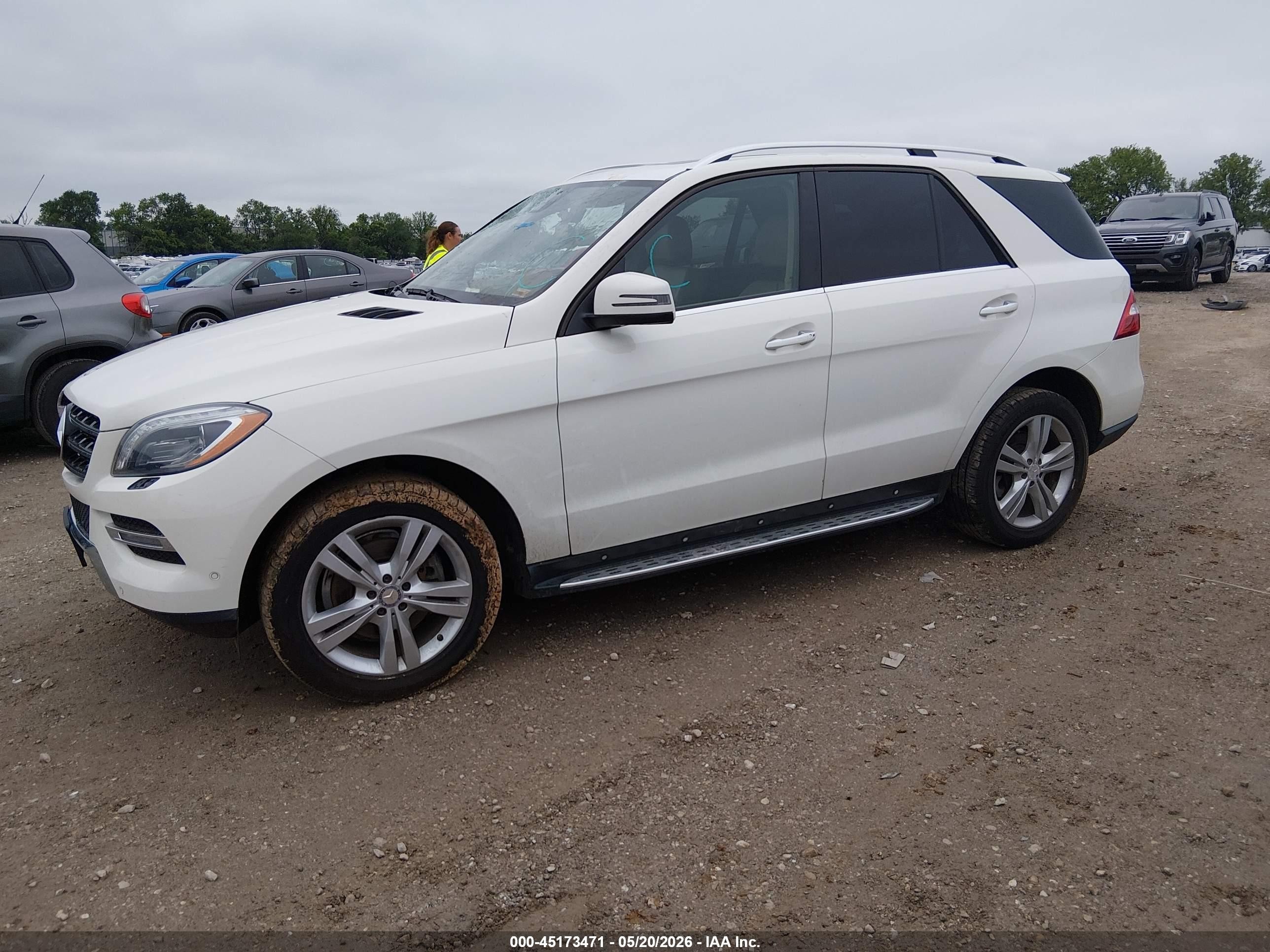 2013 Mercedes-benz Ml 350 4matic White vin: 4JGDA5HB0DA174499