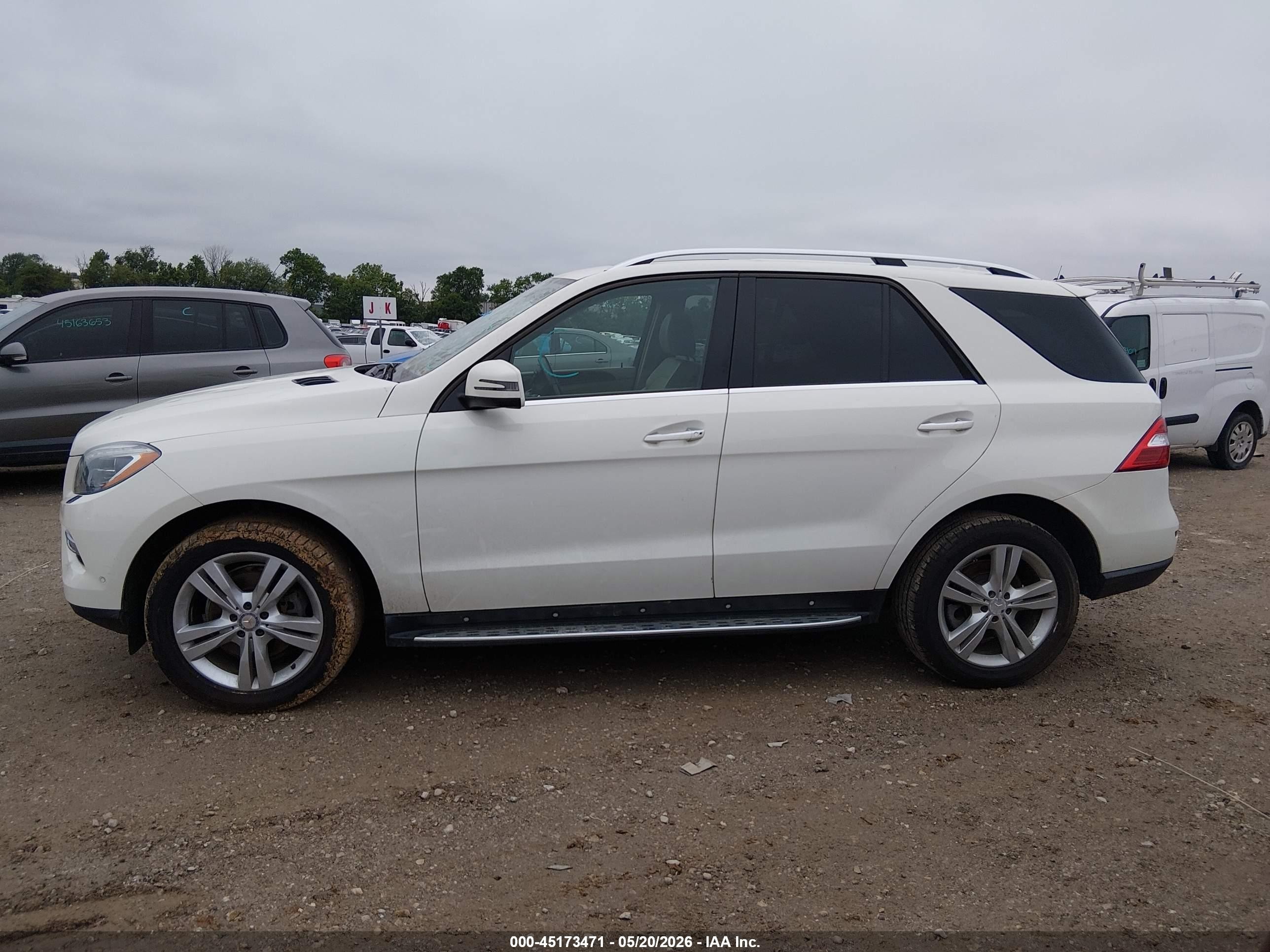 2013 Mercedes-benz Ml 350 4matic White vin: 4JGDA5HB0DA174499