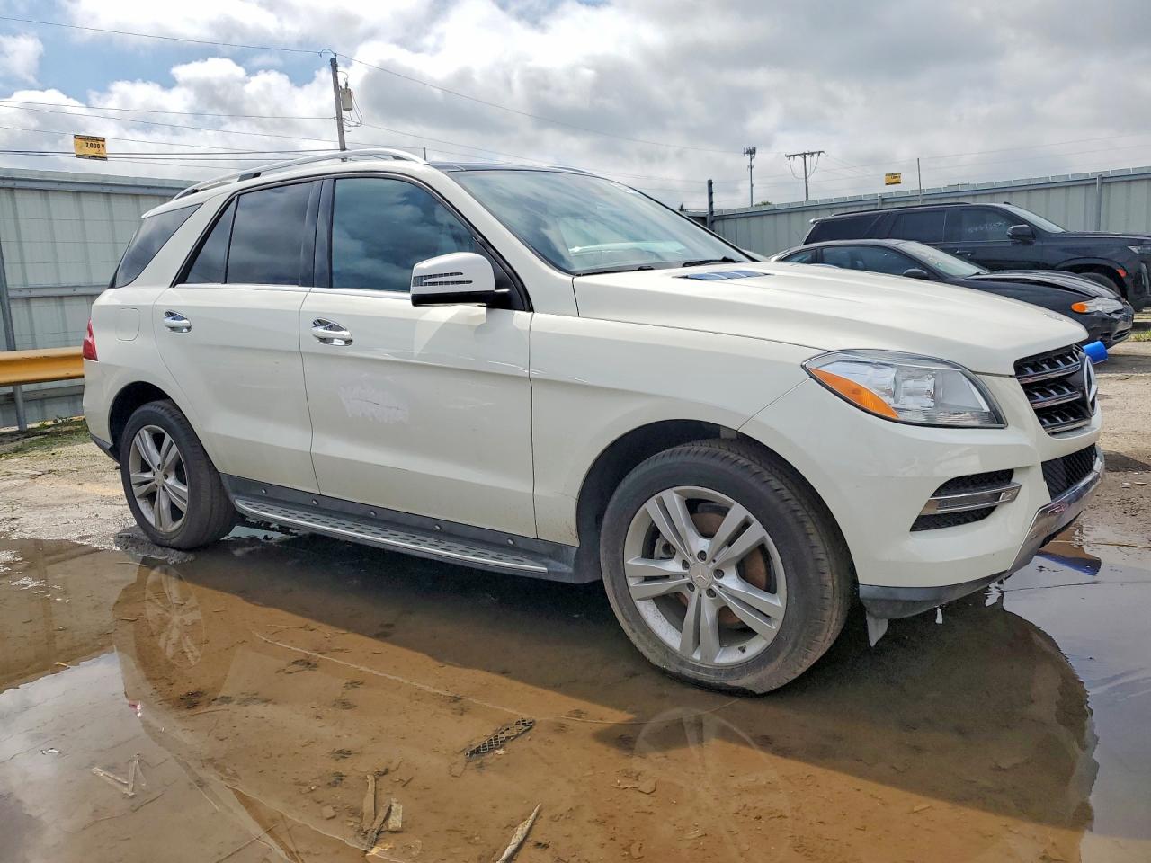 2013 Mercedes-benz Ml 350 4matic White vin: 4JGDA5HB0DA189102