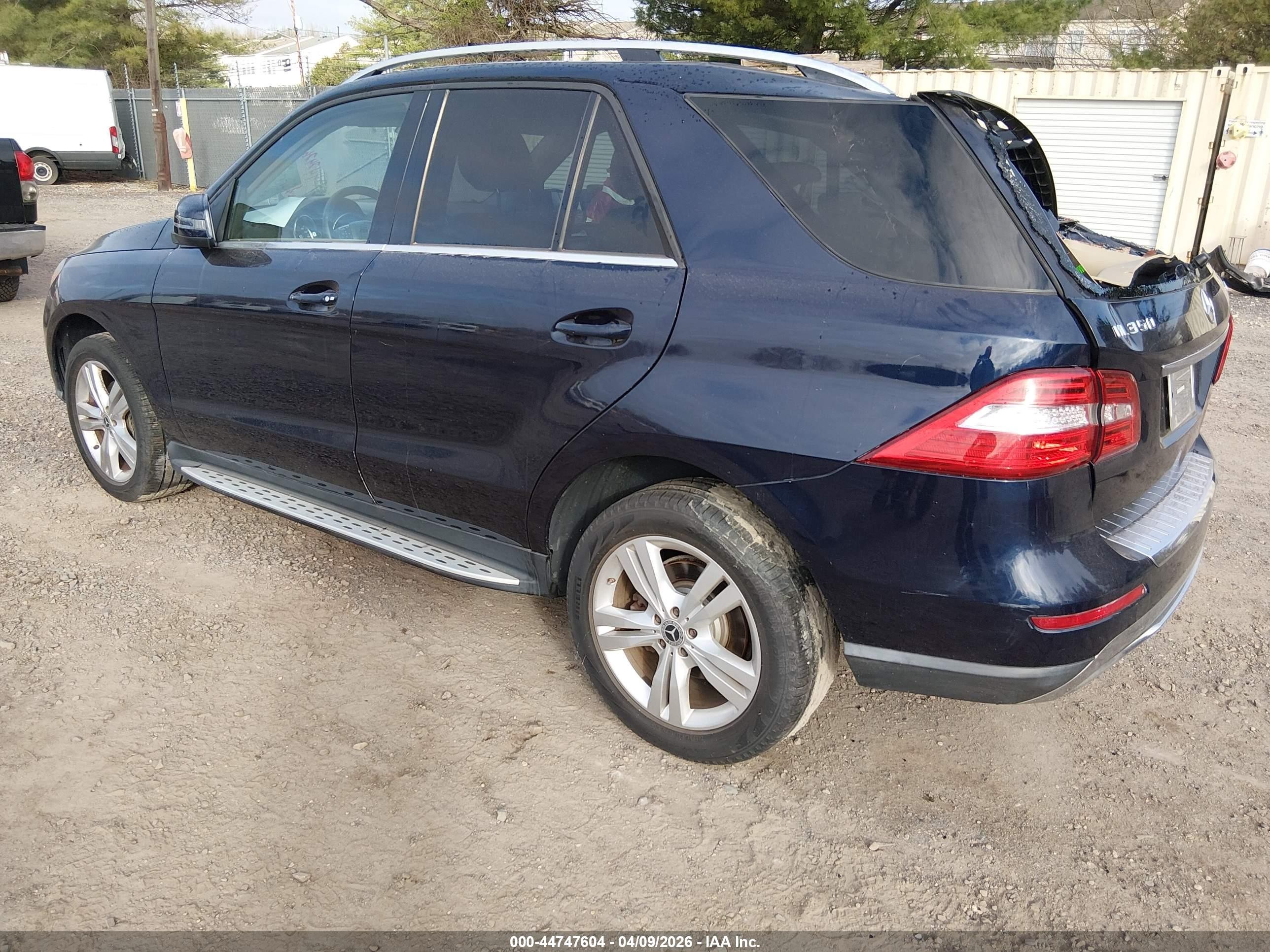 2014 Mercedes-benz Ml 350 4matic Dark Blue vin: 4JGDA5HB0EA367558