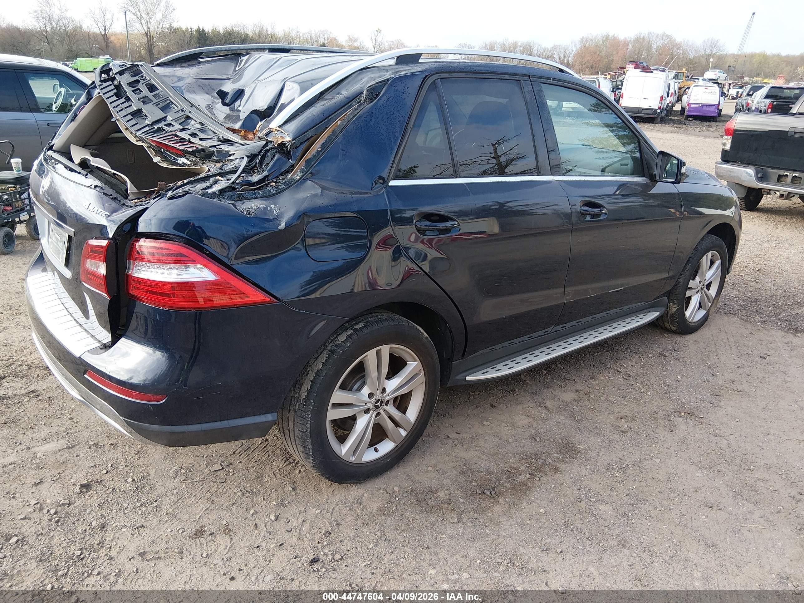 2014 Mercedes-benz Ml 350 4matic Dark Blue vin: 4JGDA5HB0EA367558