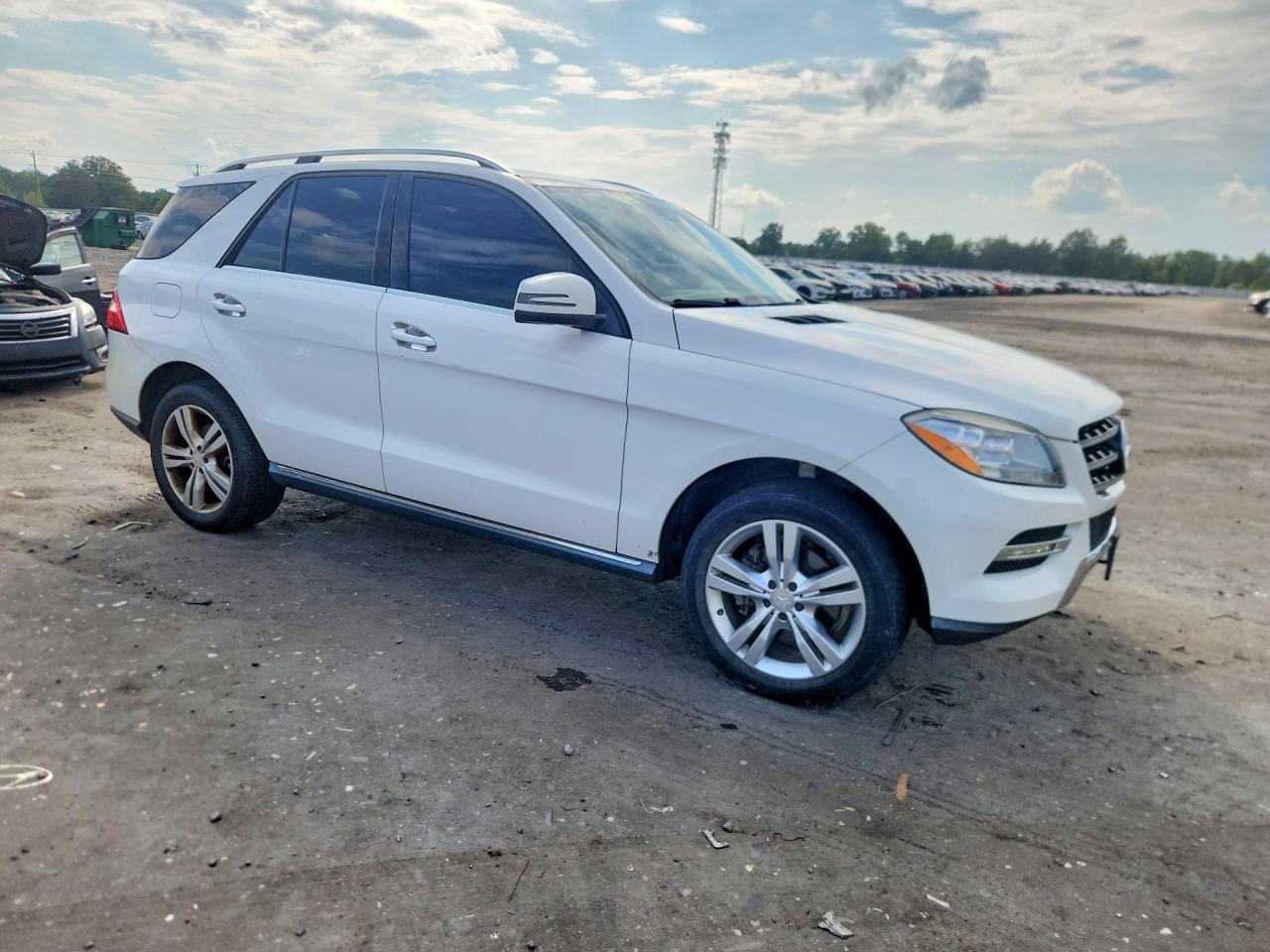 2015 Mercedes-benz Ml 350 4matic Белый vin: 4JGDA5HB0FA440977