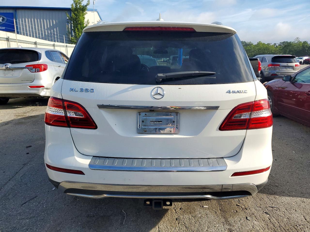 2015 Mercedes-benz Ml 350 4matic White vin: 4JGDA5HB0FA490035