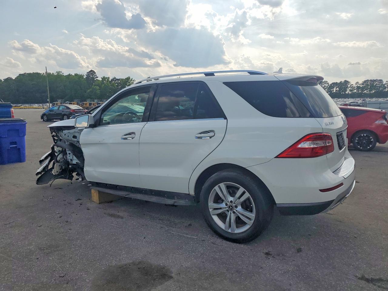 2015 Mercedes-benz Ml 350 4matic Белый vin: 4JGDA5HB0FA615342