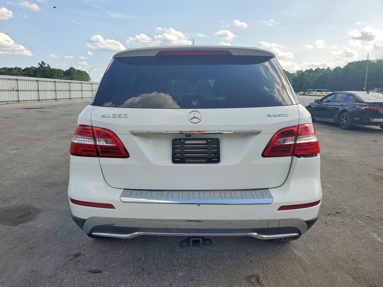 2015 Mercedes-benz Ml 350 4matic Белый vin: 4JGDA5HB0FA615342